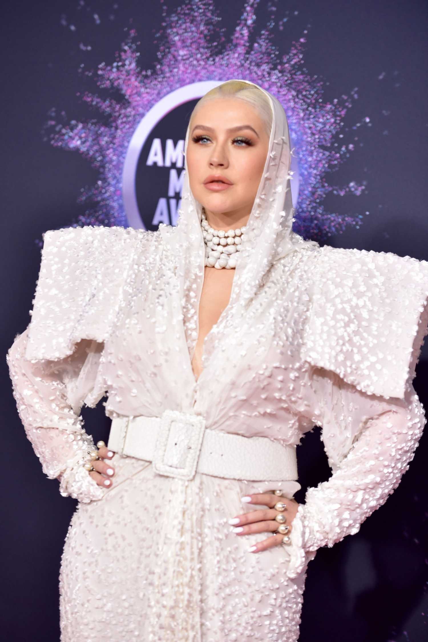 Christina_Aguilera_-_2019_American_Music_Awards_at_Microsoft_Theater_on_November_242C_2019-55.jpg