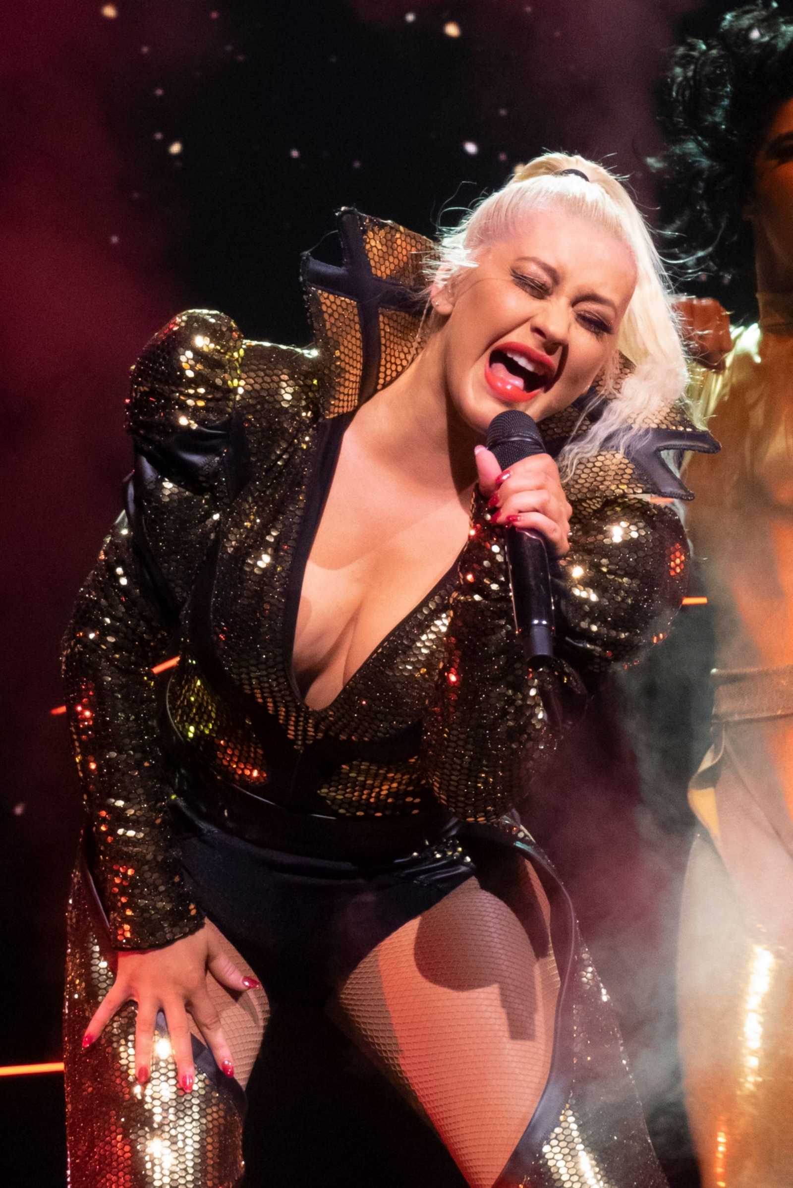 Christina_Aguilera_-_The_X_Tour_in_London2C_England_November_102C_2019-09.jpg