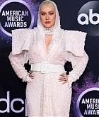 Christina_Aguilera_-_2019_American_Music_Awards_at_Microsoft_Theater_on_November_242C_2019-48.jpg