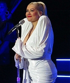 Christina_Aguilera_-_performs_at_the_Greek_Theater_in_Los_Angeles2C_26_October_2018-02.jpg