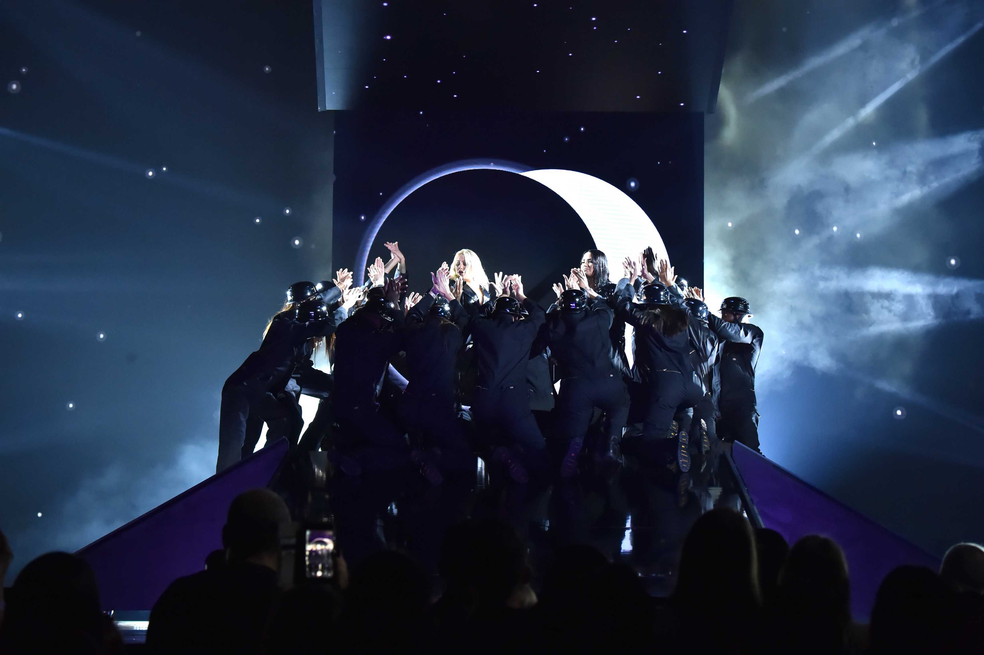 2018_Billboard_Music_Awards_Performing_-_May_20-01.jpg