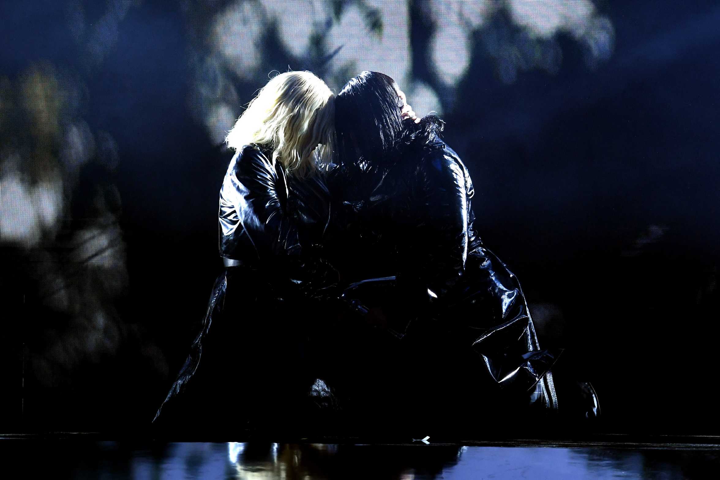 2018_Billboard_Music_Awards_Performing_-_May_20-16.jpg