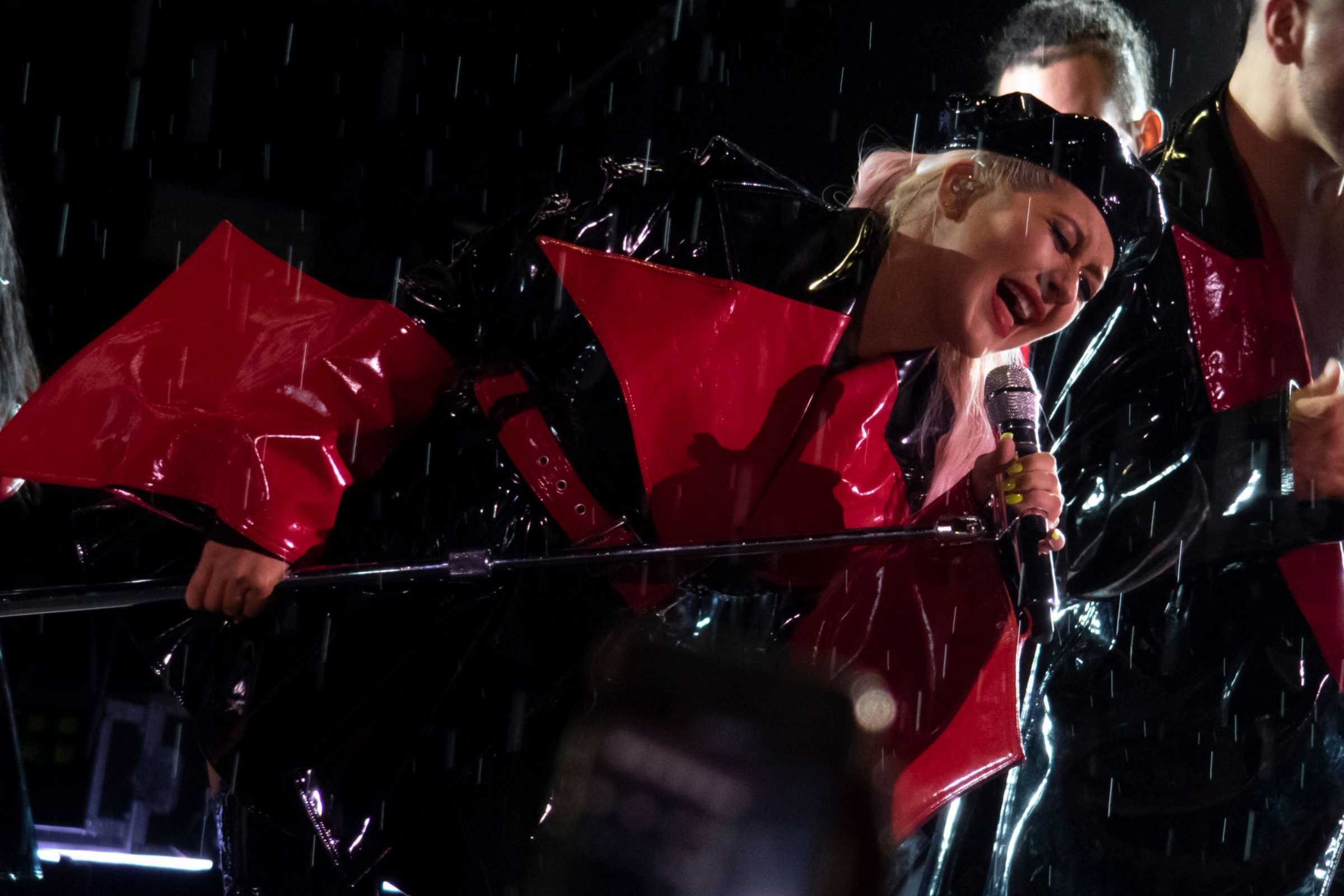 5B11621287295D_Christina_Aguilera_in_concert.jpg