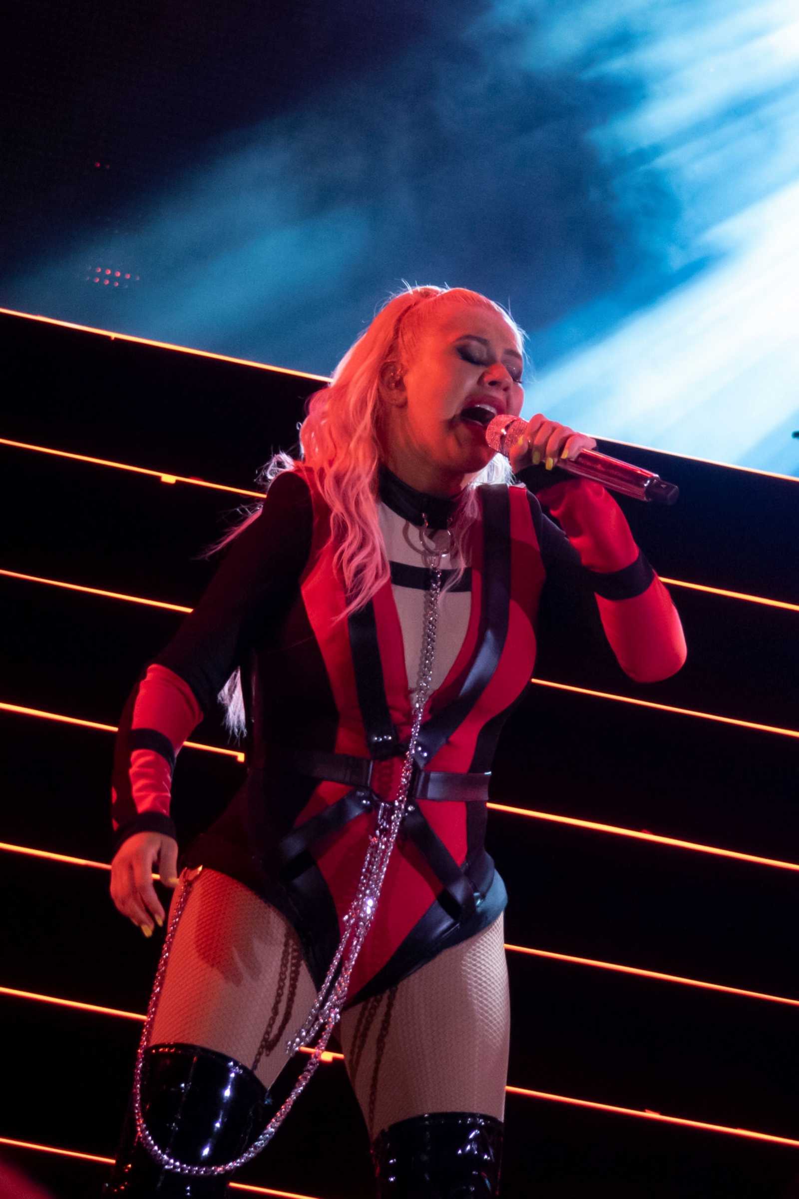 5B11621293465D_Christina_Aguilera_in_concert.jpg