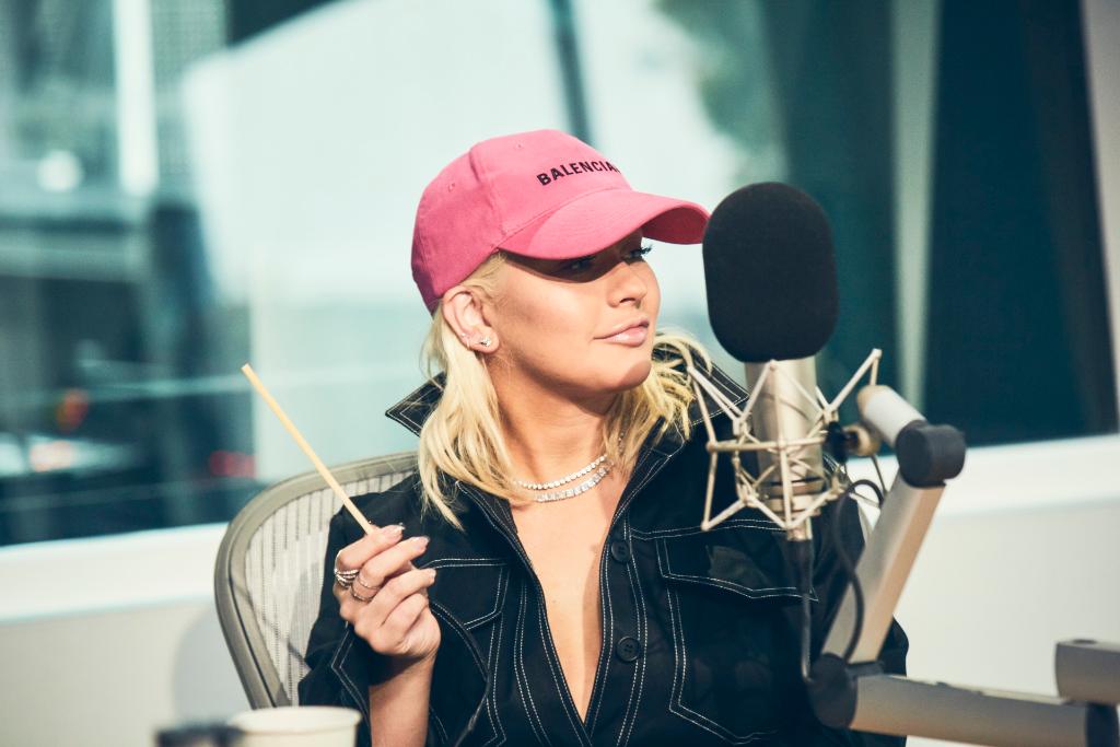 Beats_1_on_Apple_Music_-_June_7-03.jpg