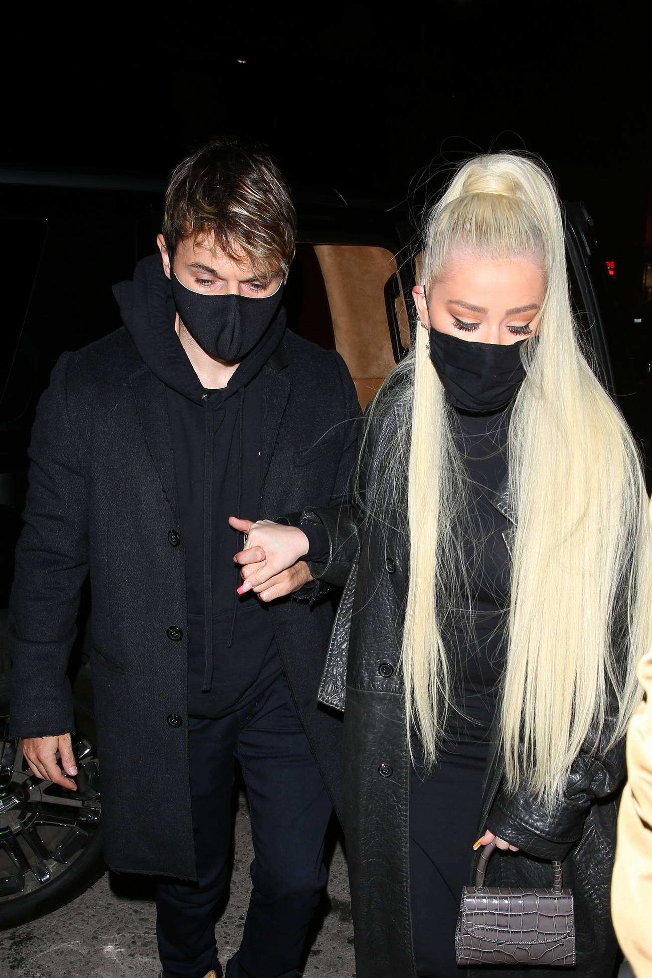 Celebrating_her_boyfriend_s_birthday_at_the_nice_guy_in_West_Hollywood2C_California_04052021_01.jpg