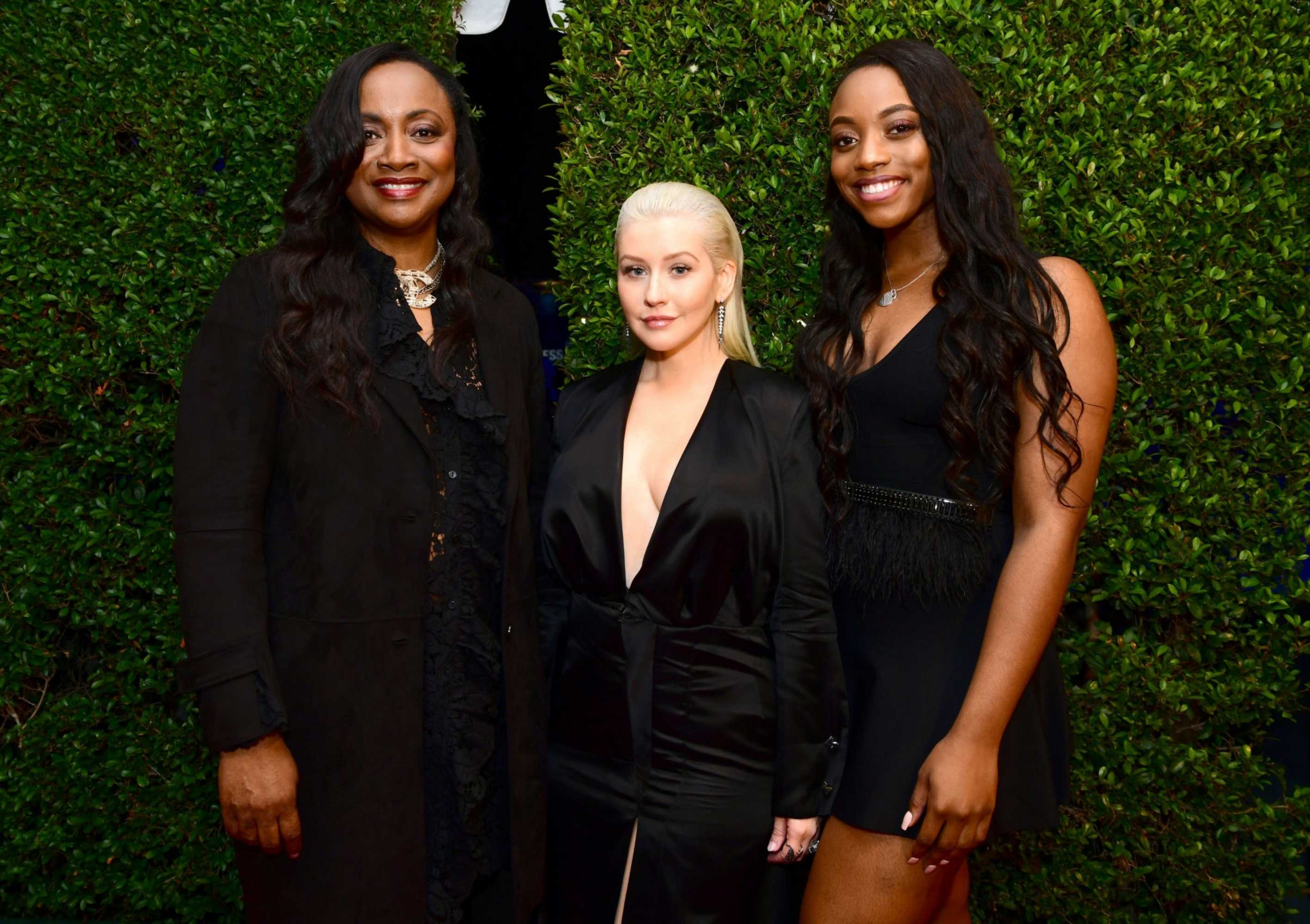 Christina_Aguilera_-_2017_American_Music_Awards_5BBackstage5D_-_November_19-06.jpg
