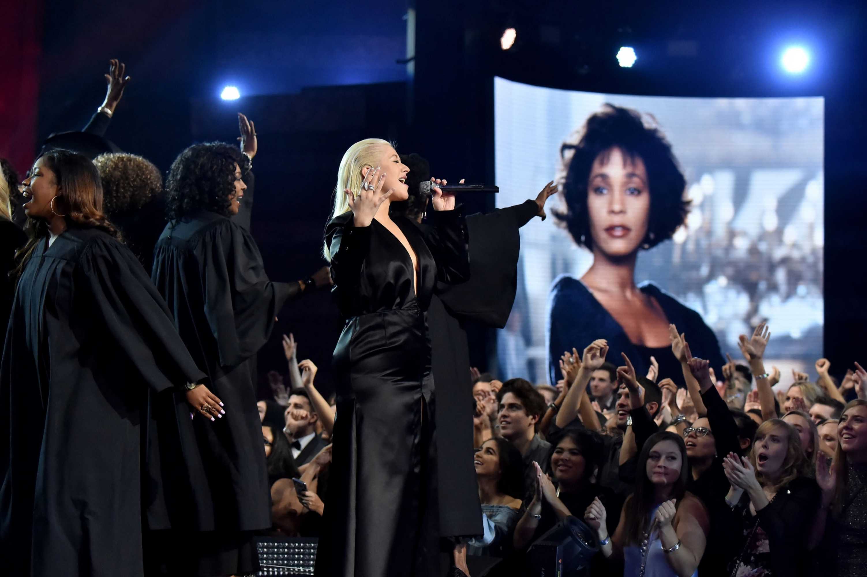 Christina_Aguilera_-_2017_American_Music_Awards_5BPerformance5D_-_November_19-03.jpg