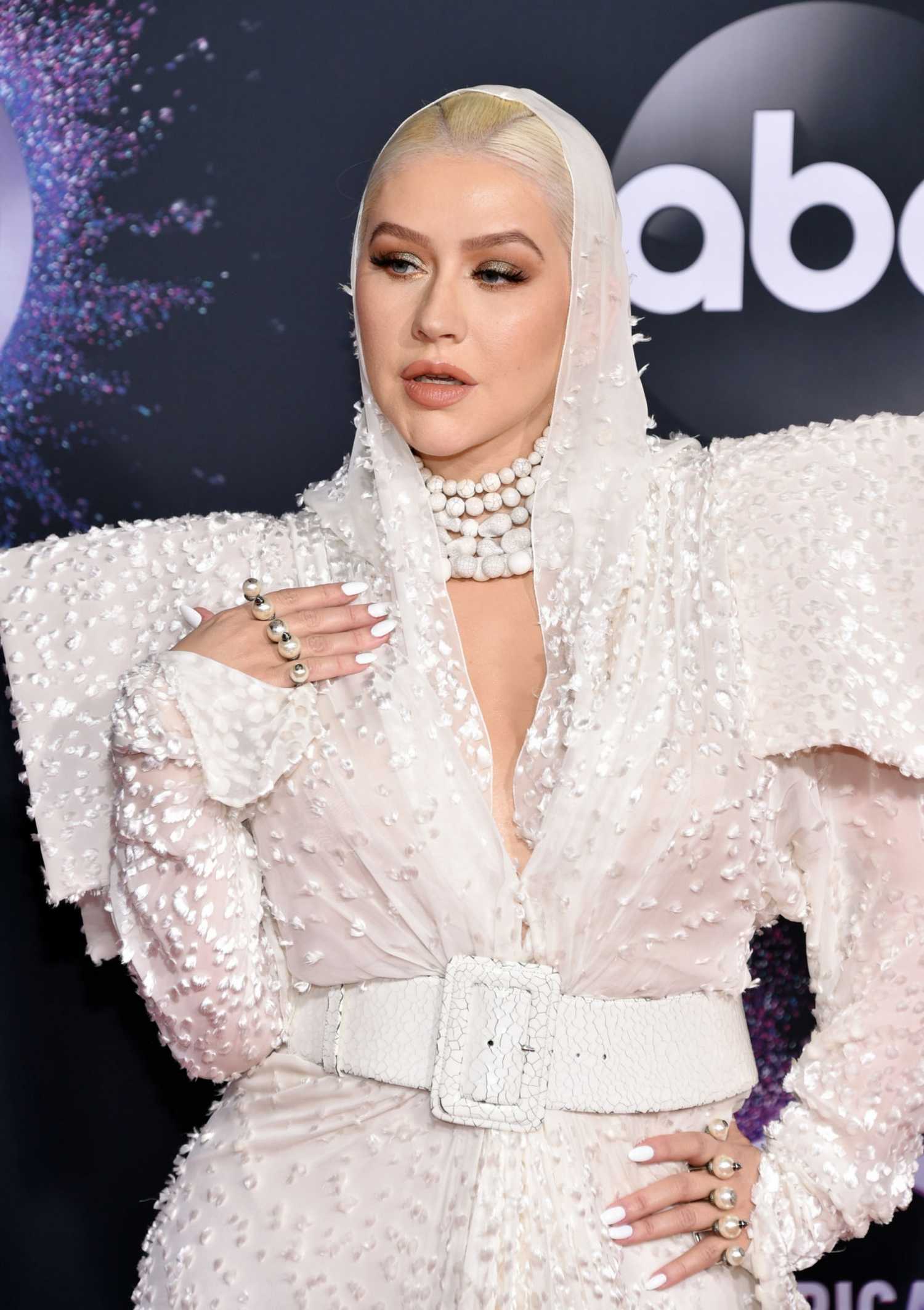 Christina_Aguilera_-_2019_American_Music_Awards_at_Microsoft_Theater_on_November_242C_2019-06.jpg