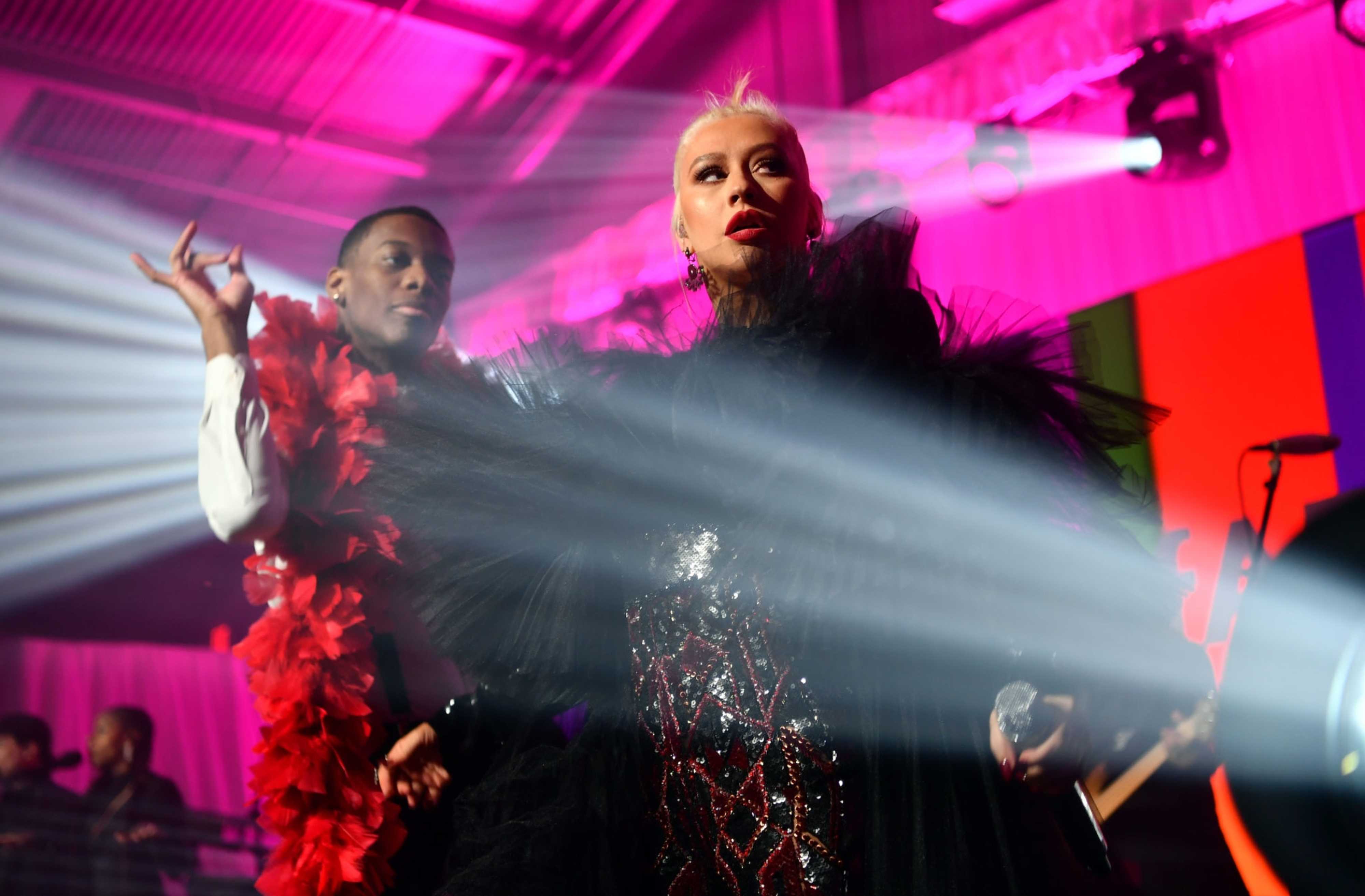Christina_Aguilera_-_2019_amfAR_Gala_Los_Angeles_-_October_102C_2019_performace-01.jpg