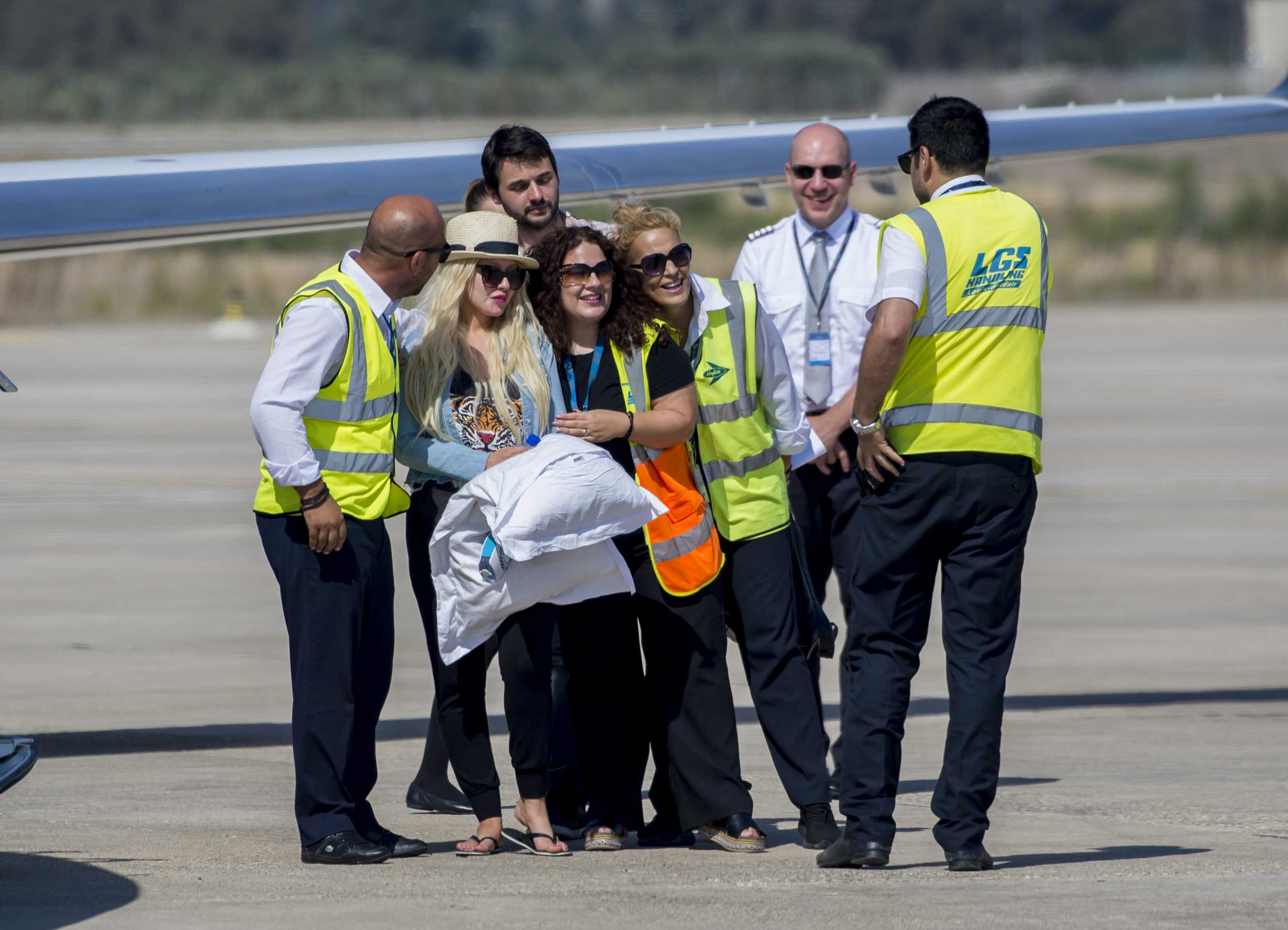 Christina_Aguilera_-_At_Paphos_Airport_in_Cyprus_on_September_7-11.jpg