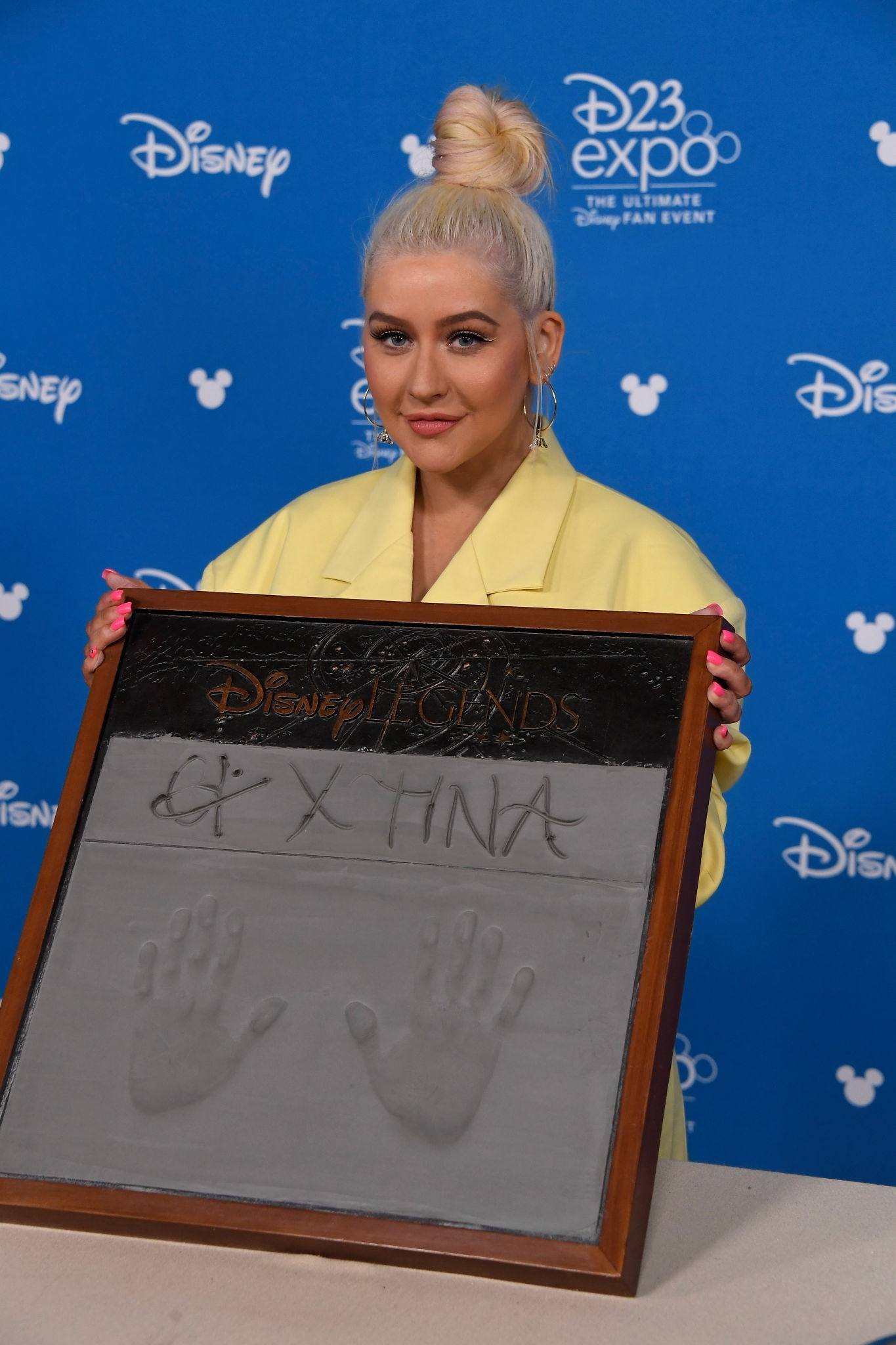 Christina_Aguilera_-_D23_Disney_2B_event_at_Anaheim_Convention_Center_on_August_232C_2019_in_Anaheim2C_CA-19.jpg