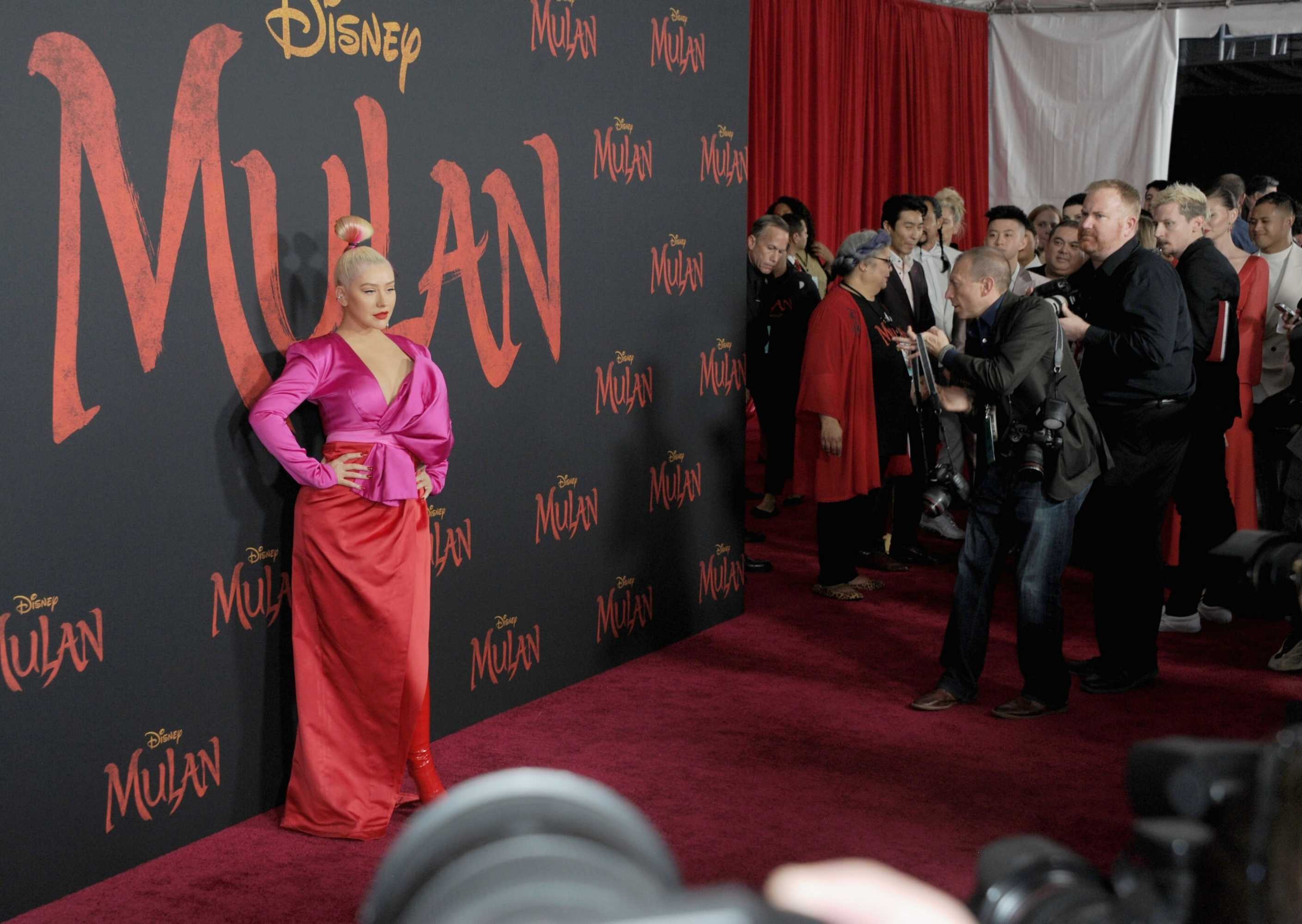 Christina_Aguilera_-_Disney_s_Mulan_Premiere_in_Hollywood2C_California__-_March_9-71.jpg