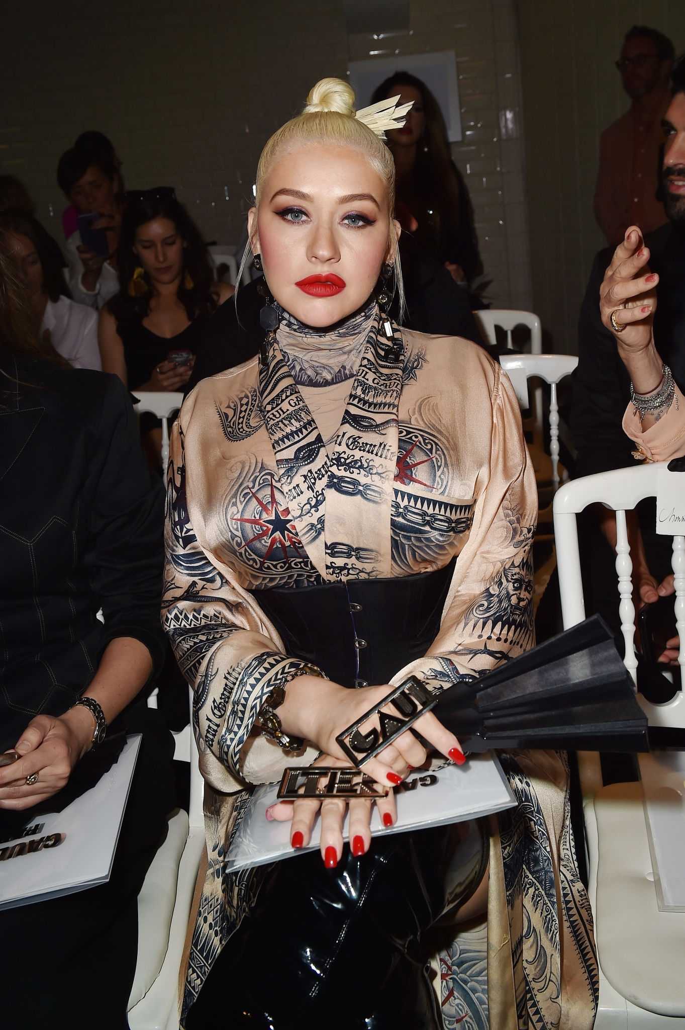 Christina_Aguilera_-_PFW_Jean_Paul_Gaultier_Haute_Couture_FallWinter_2019_2020_on_July_03-10.jpg