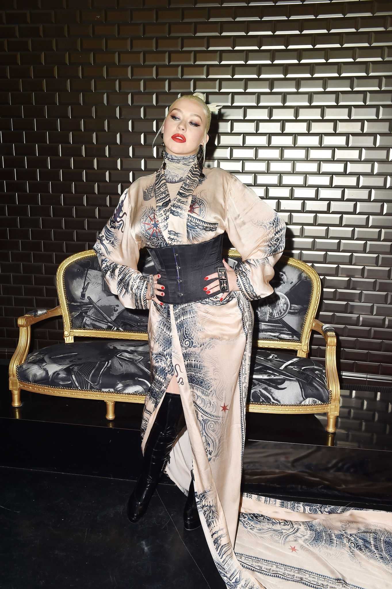 Christina_Aguilera_-_PFW_Jean_Paul_Gaultier_Haute_Couture_FallWinter_2019_2020_on_July_03-40.jpg
