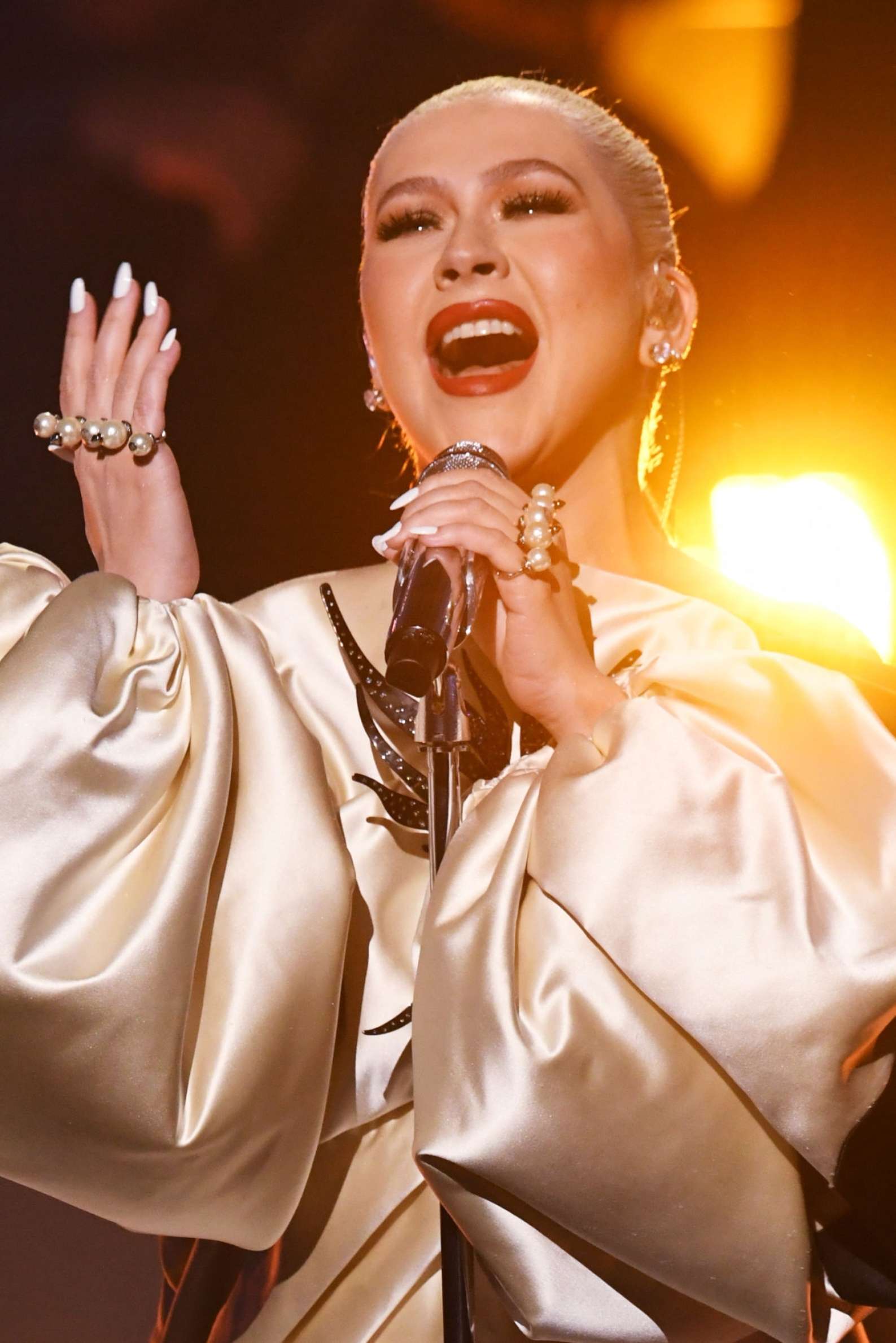 Christina_Aguilera_-_Performs_at_2019_American_Music_Awards_at_Microsoft_Theater_on_November_242C_2019-10.jpg