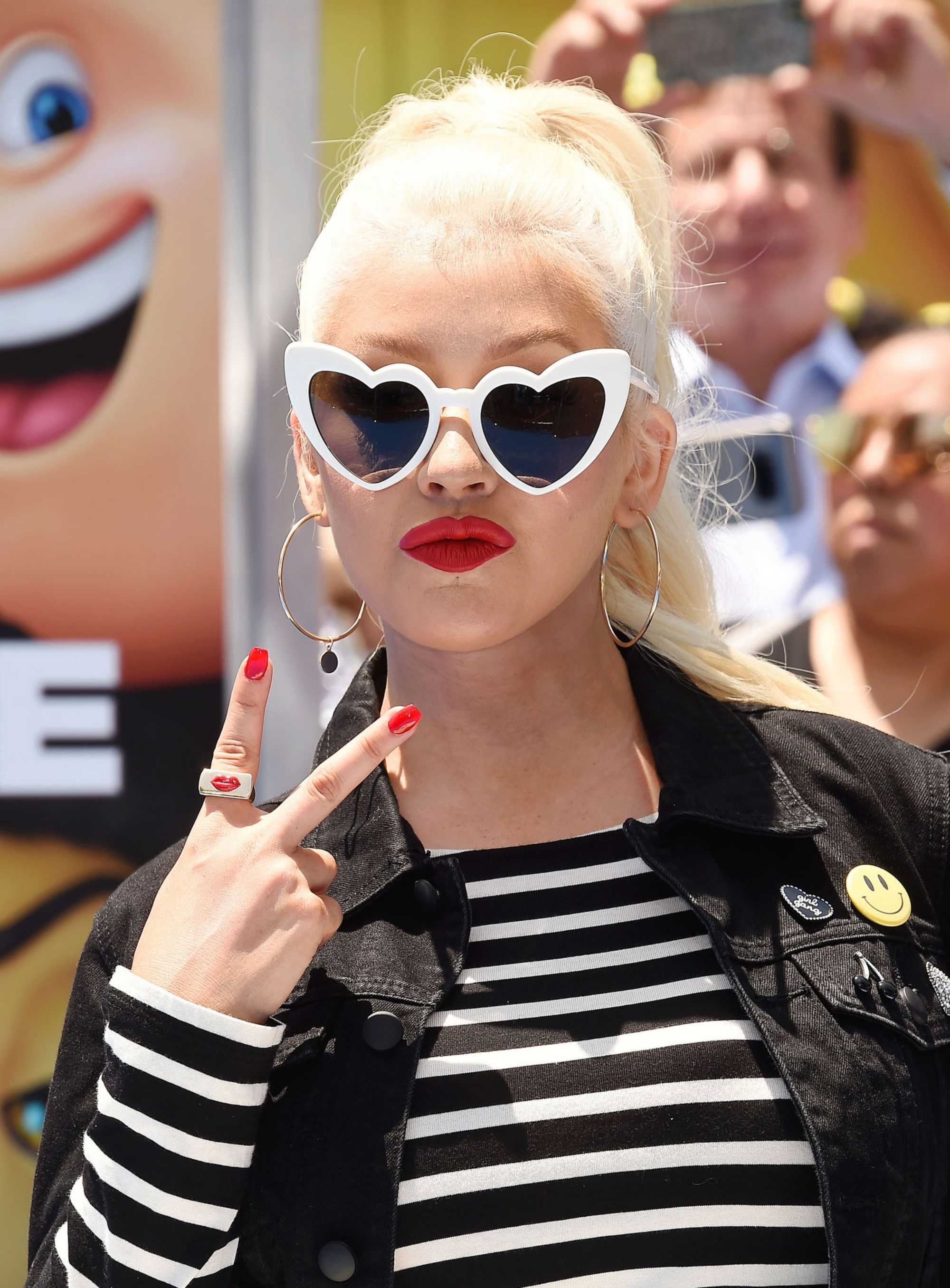 Christina_Aguilera_-__Emoji__Premiere_in_Los_Angeles_on_July_23-101.jpg