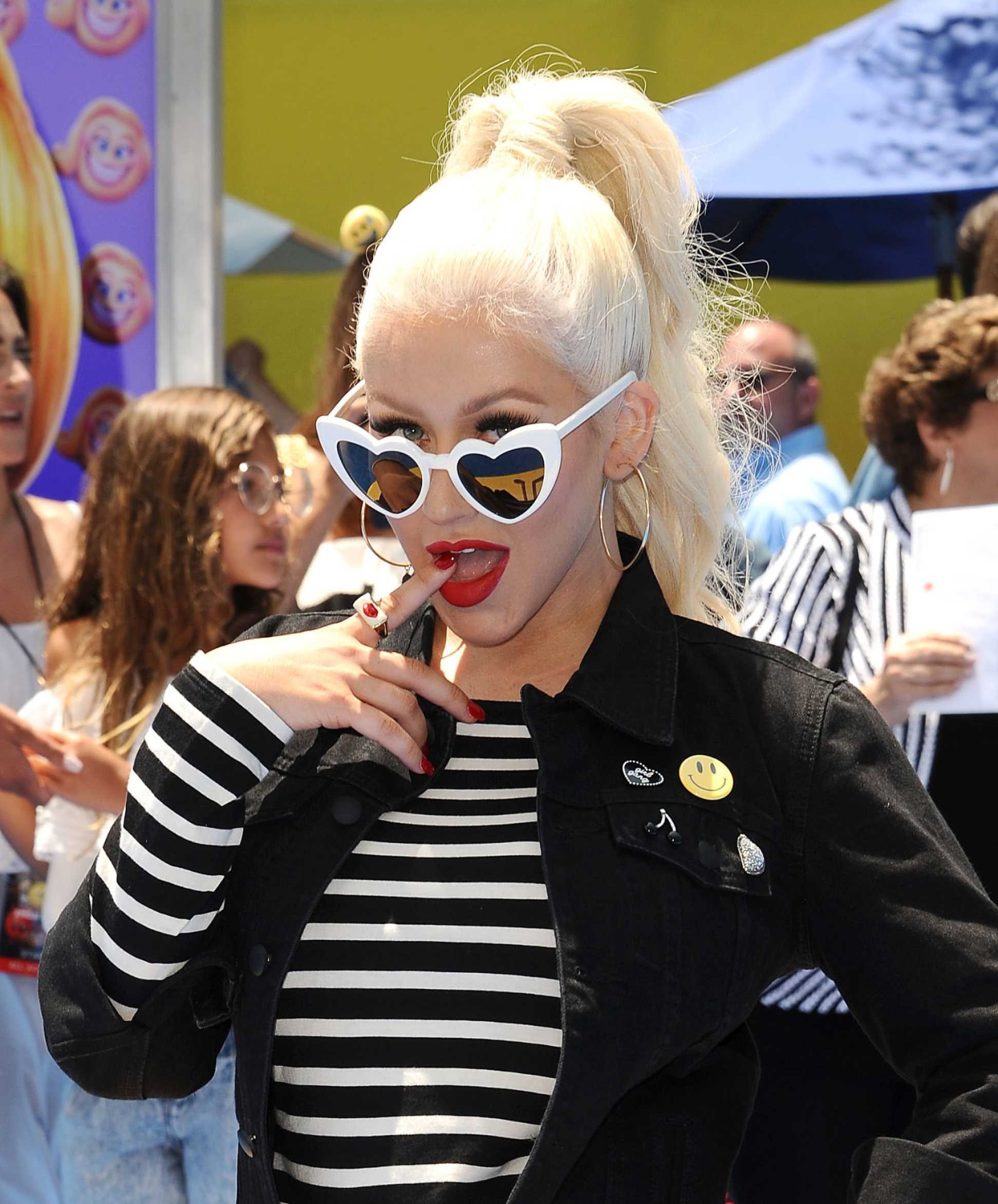 Christina_Aguilera_-__Emoji__Premiere_in_Los_Angeles_on_July_23-117.jpg