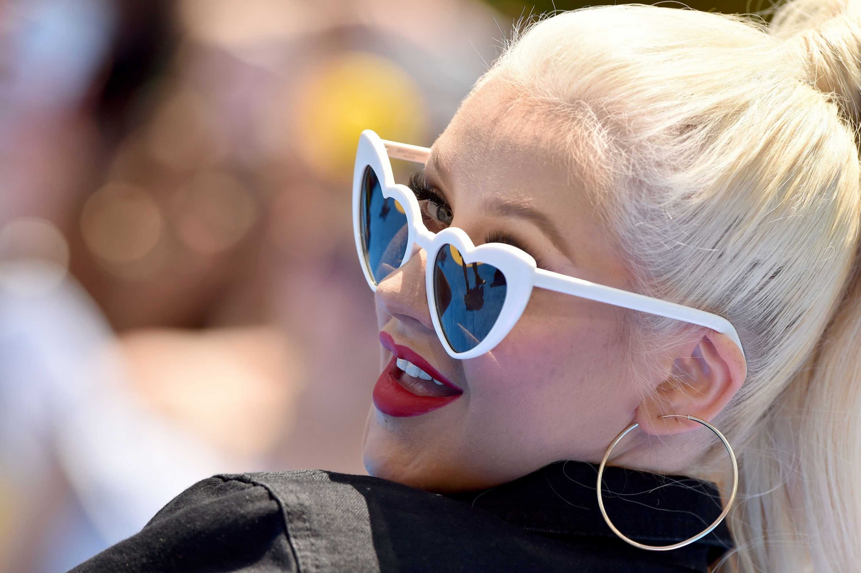 Christina_Aguilera_-__Emoji__Premiere_in_Los_Angeles_on_July_23-142.jpg