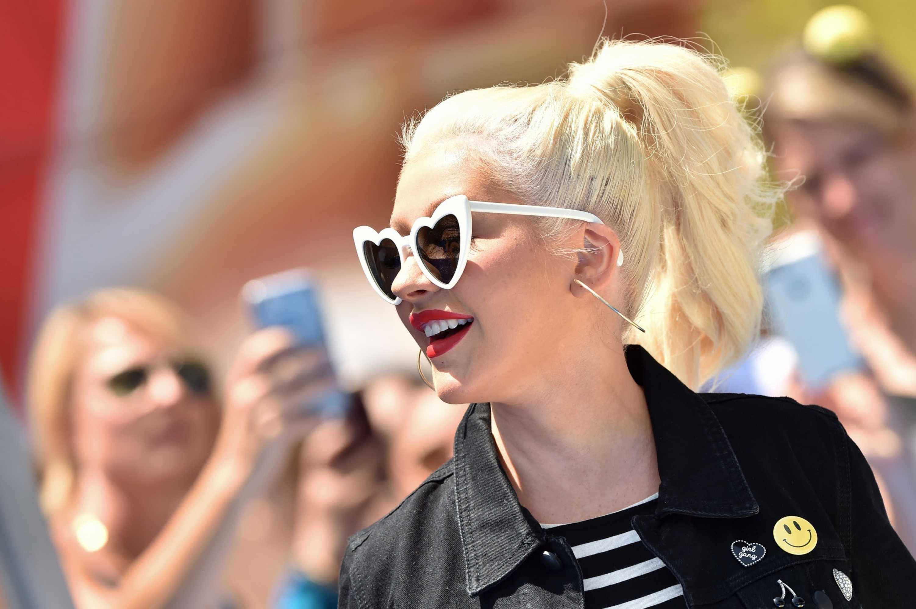 Christina_Aguilera_-__Emoji__Premiere_in_Los_Angeles_on_July_23-151.jpg