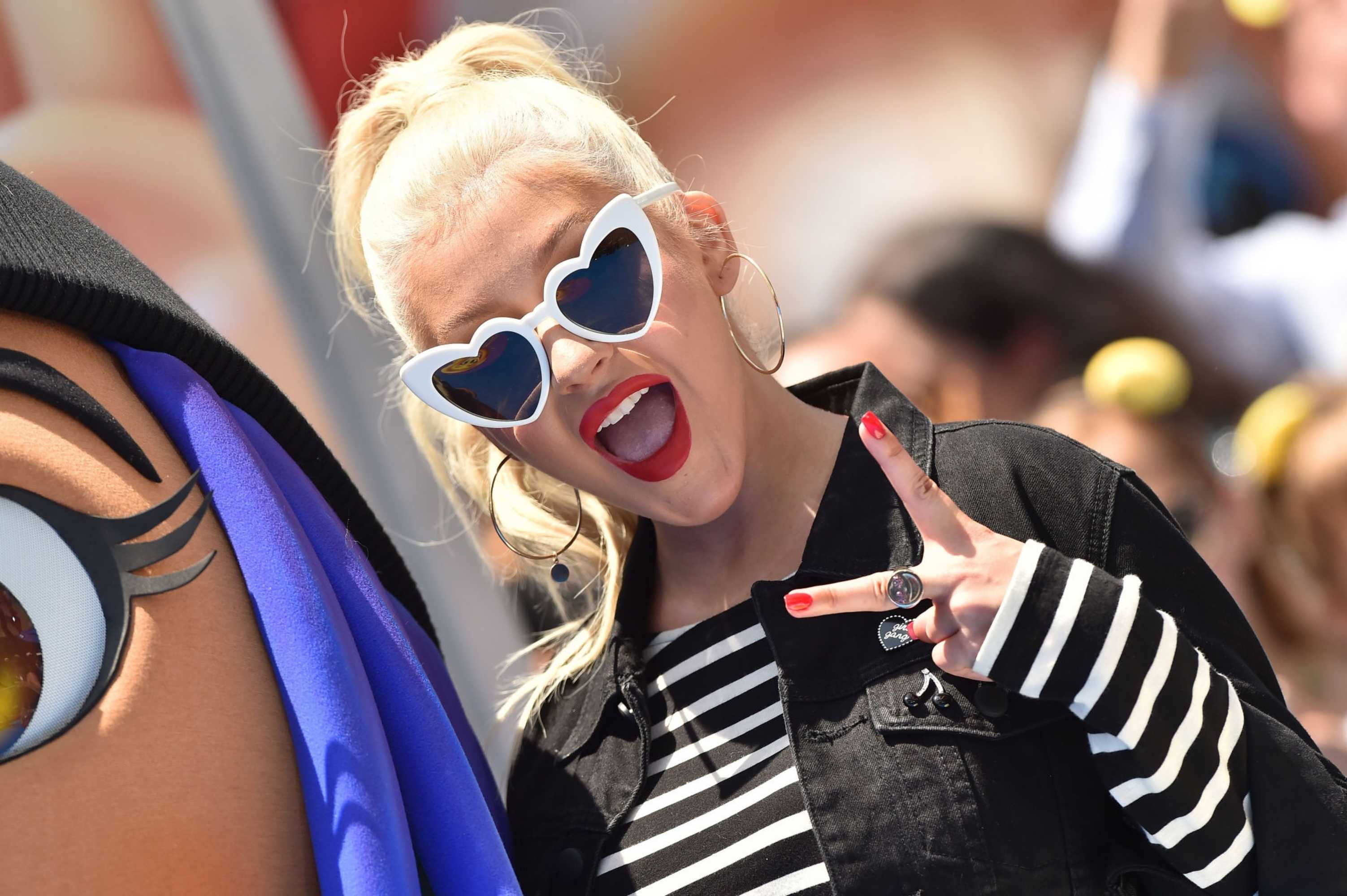 Christina_Aguilera_-__Emoji__Premiere_in_Los_Angeles_on_July_23-164.jpg