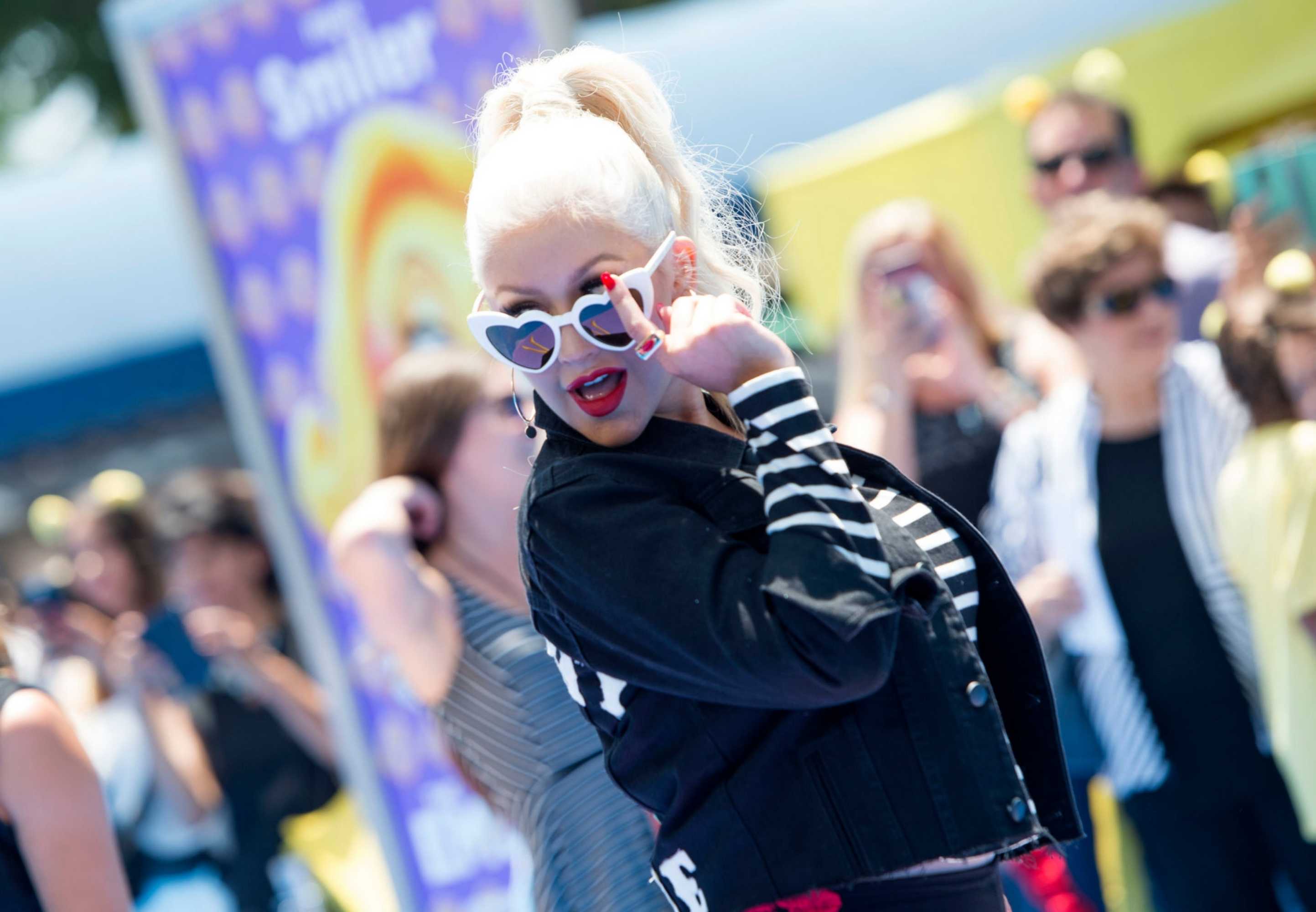 Christina_Aguilera_-__Emoji__Premiere_in_Los_Angeles_on_July_23-55.jpg