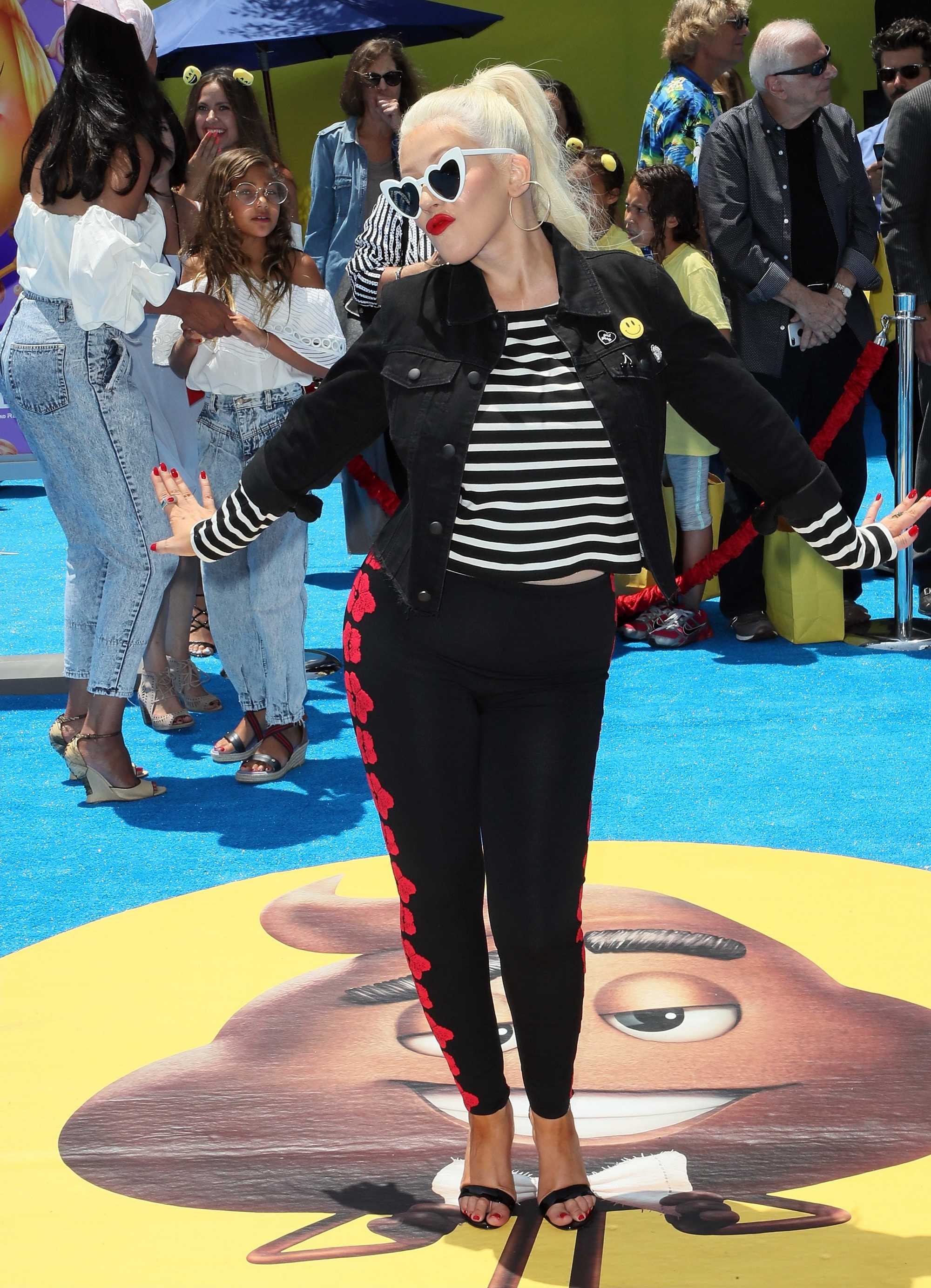 Christina_Aguilera_-__Emoji__Premiere_in_Los_Angeles_on_July_23-58.jpg