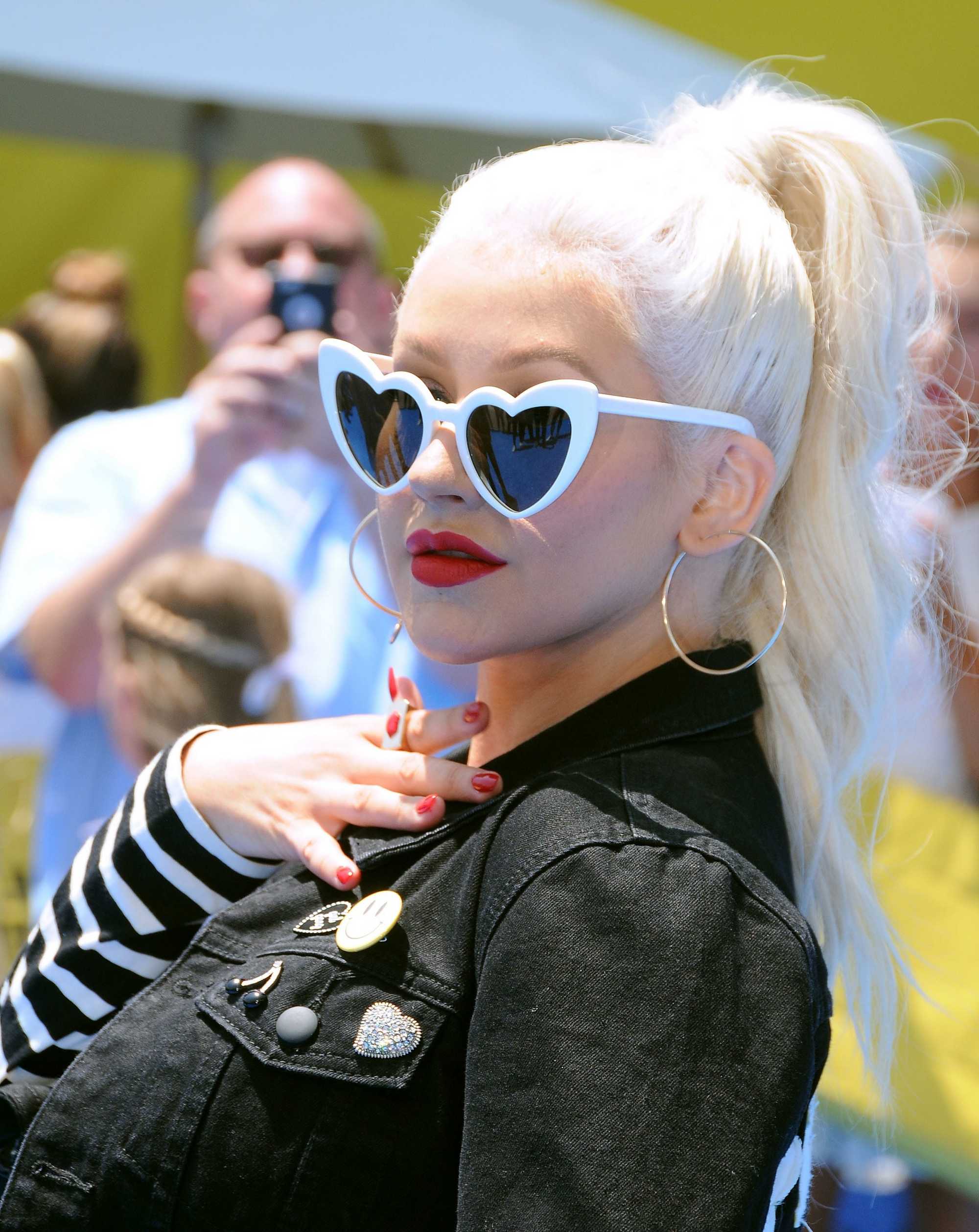 Christina_Aguilera_-__Emoji__Premiere_in_Los_Angeles_on_July_23-66.jpg