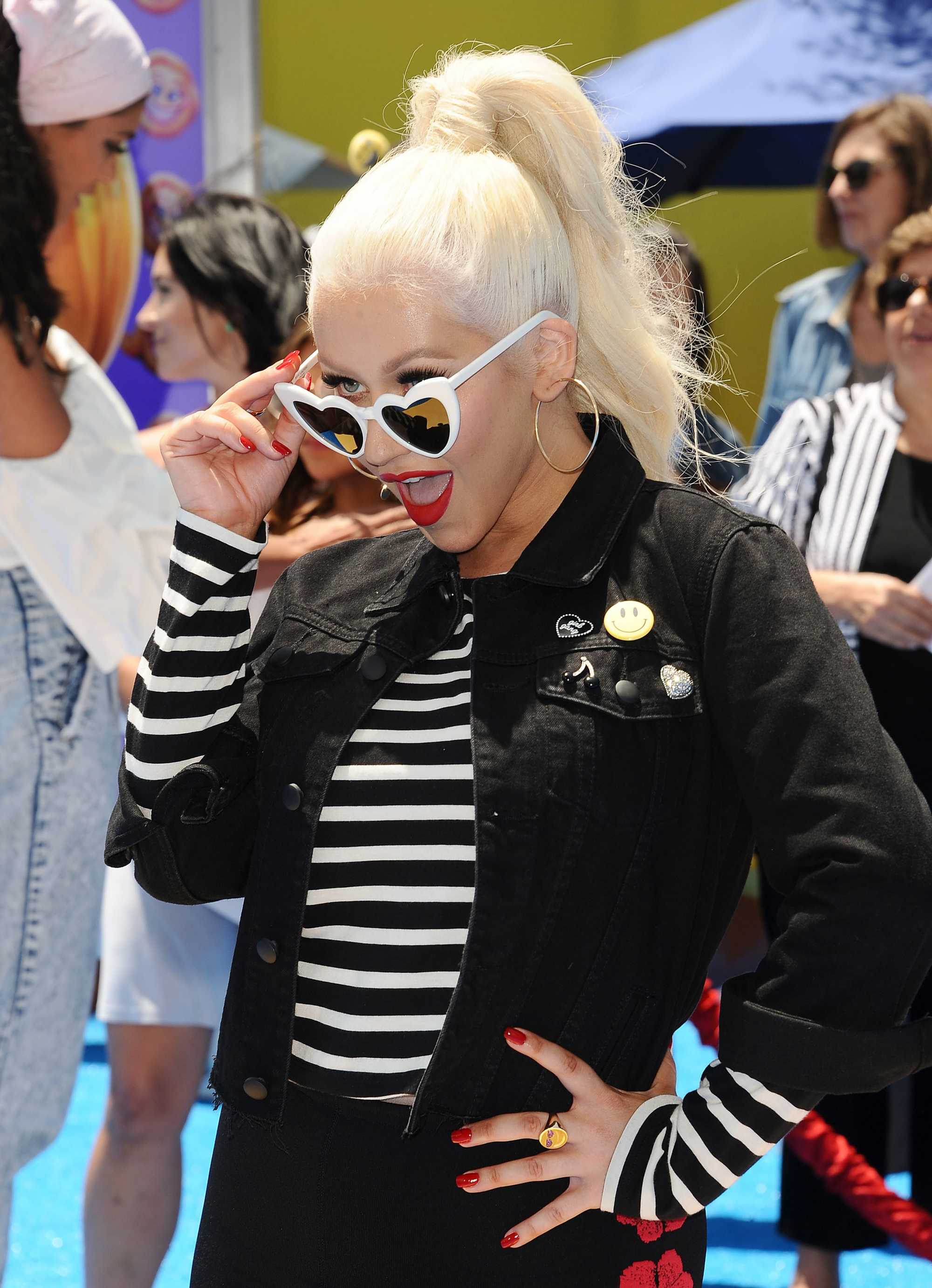 Christina_Aguilera_-__Emoji__Premiere_in_Los_Angeles_on_July_23-88.jpg