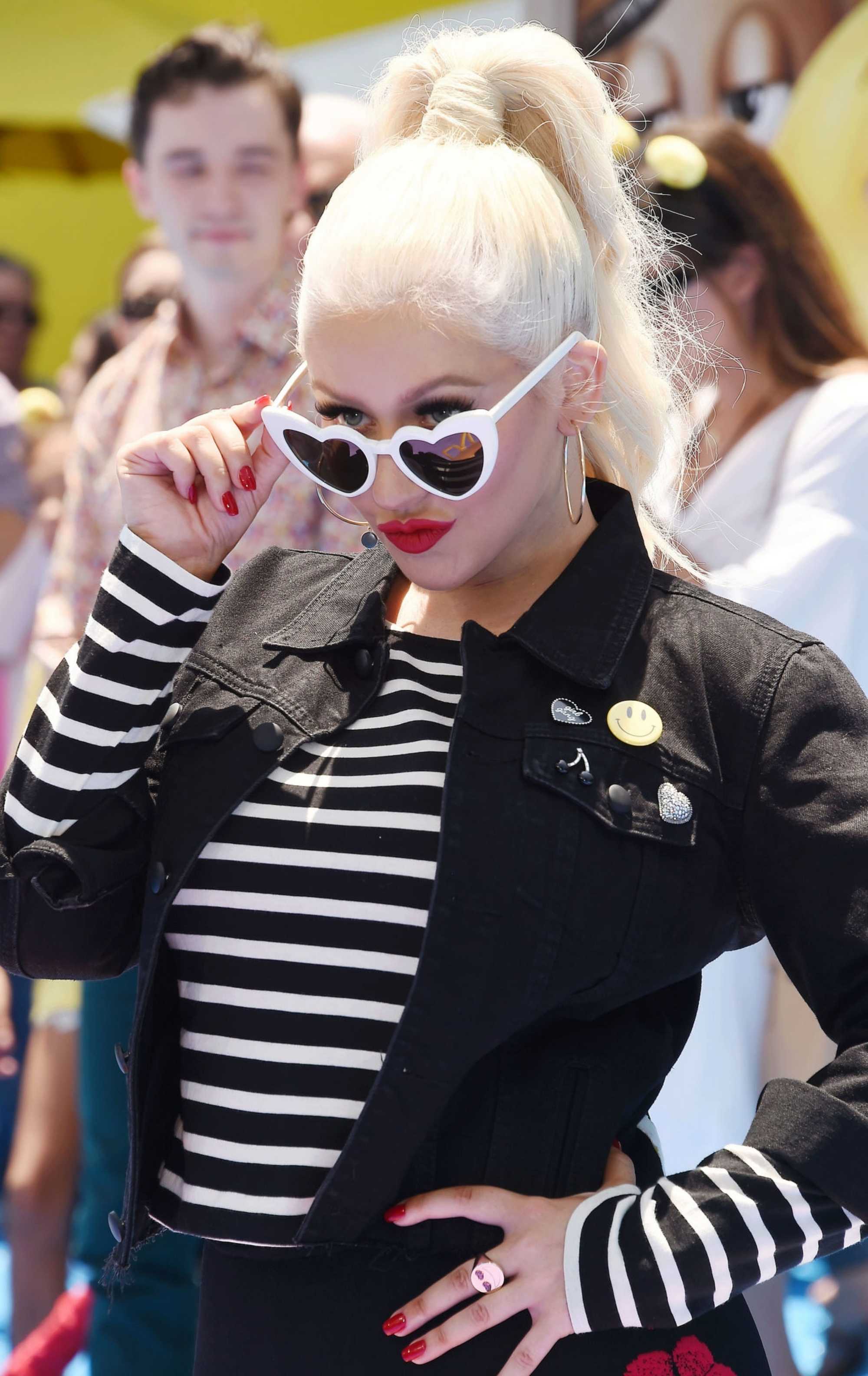 Christina_Aguilera_-__Emoji__Premiere_in_Los_Angeles_on_July_23-92.jpg