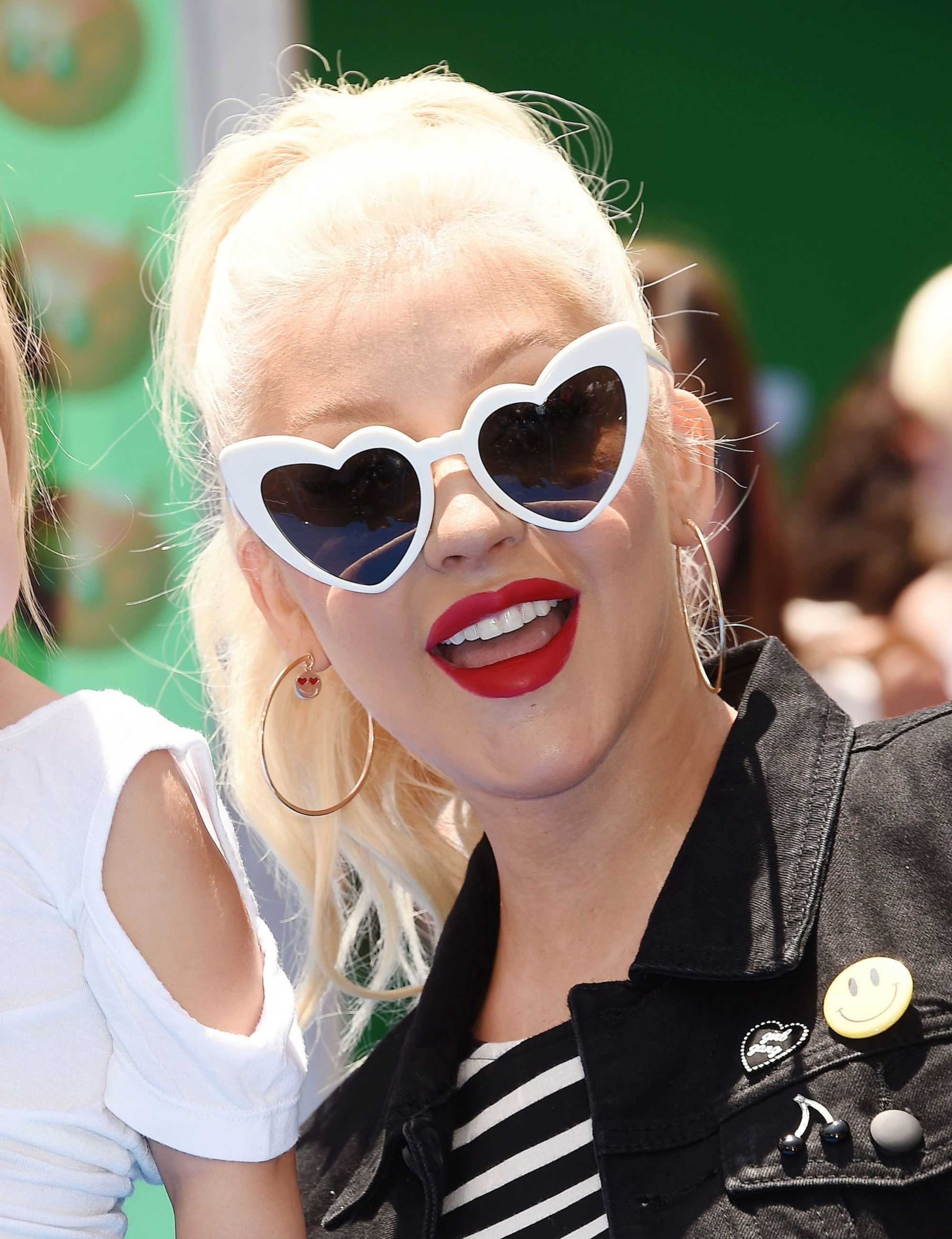 Christina_Aguilera_-__Emoji__Premiere_in_Los_Angeles_on_July_23-95.jpg