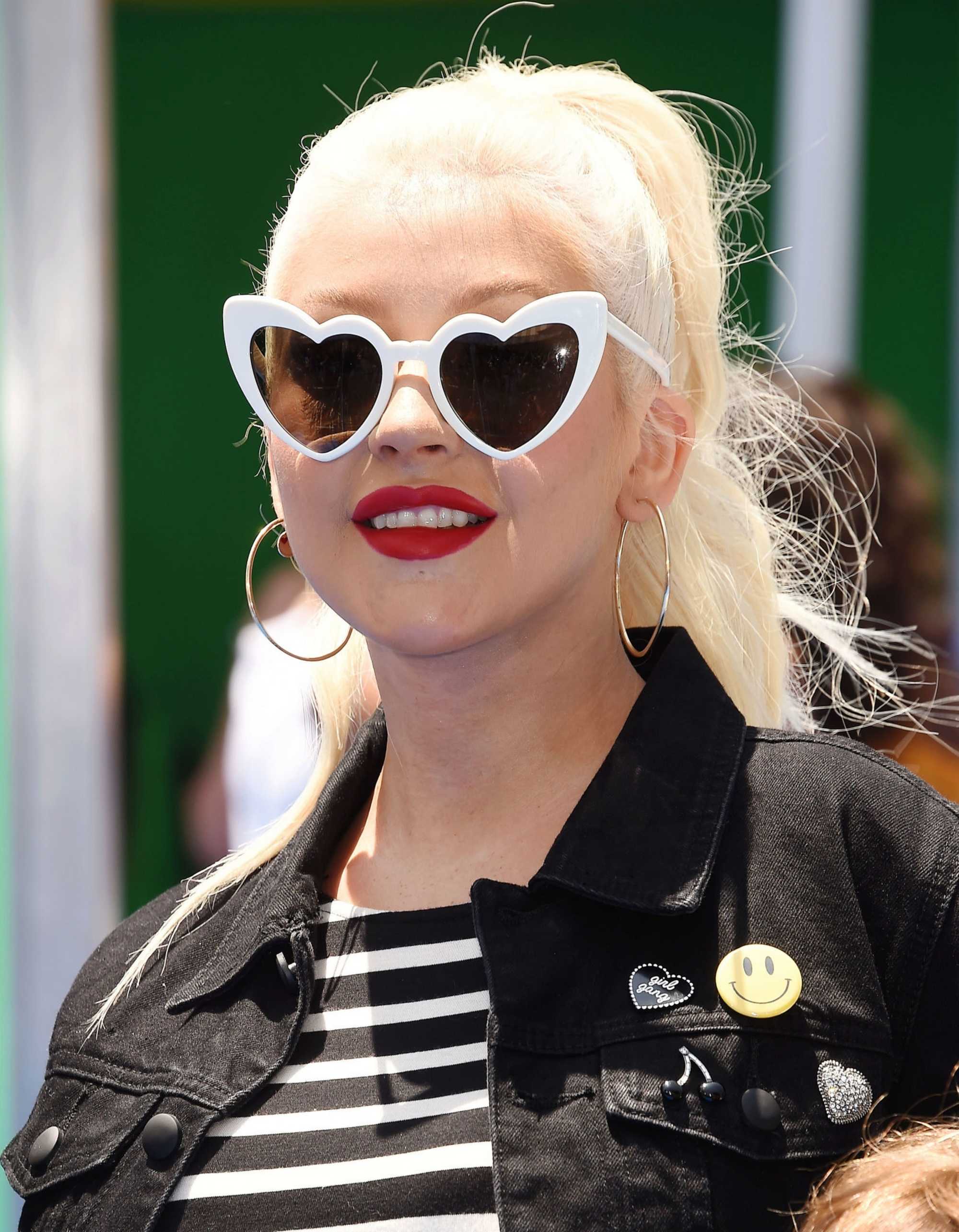 Christina_Aguilera_-__Emoji__Premiere_in_Los_Angeles_on_July_23-97.jpg
