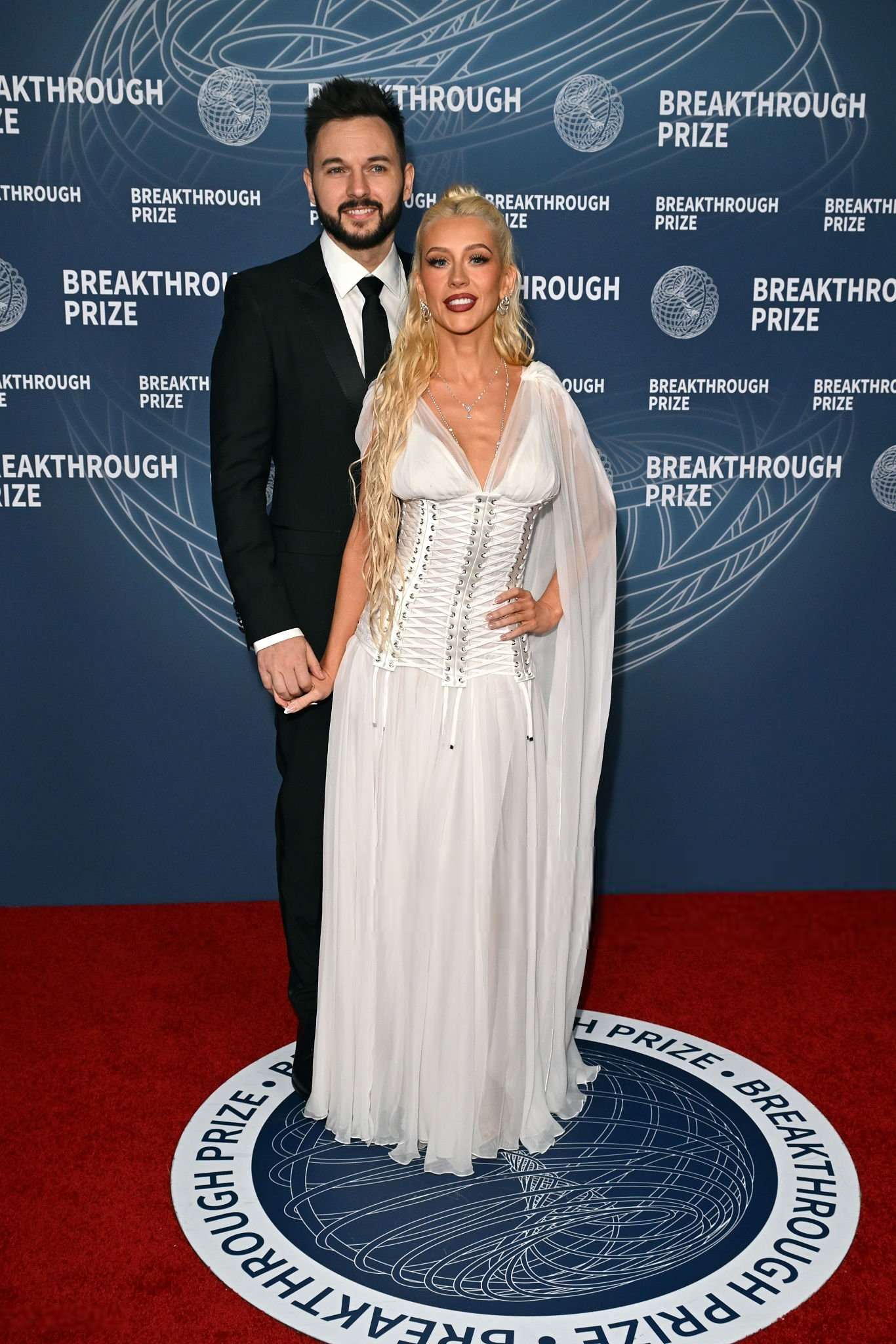 Christina_Aguilera_-_attends_the_11th_Breakthrough_Prize_Ceremony2C_Santa_Monica_CA_-_April_52C_2025_53.jpg