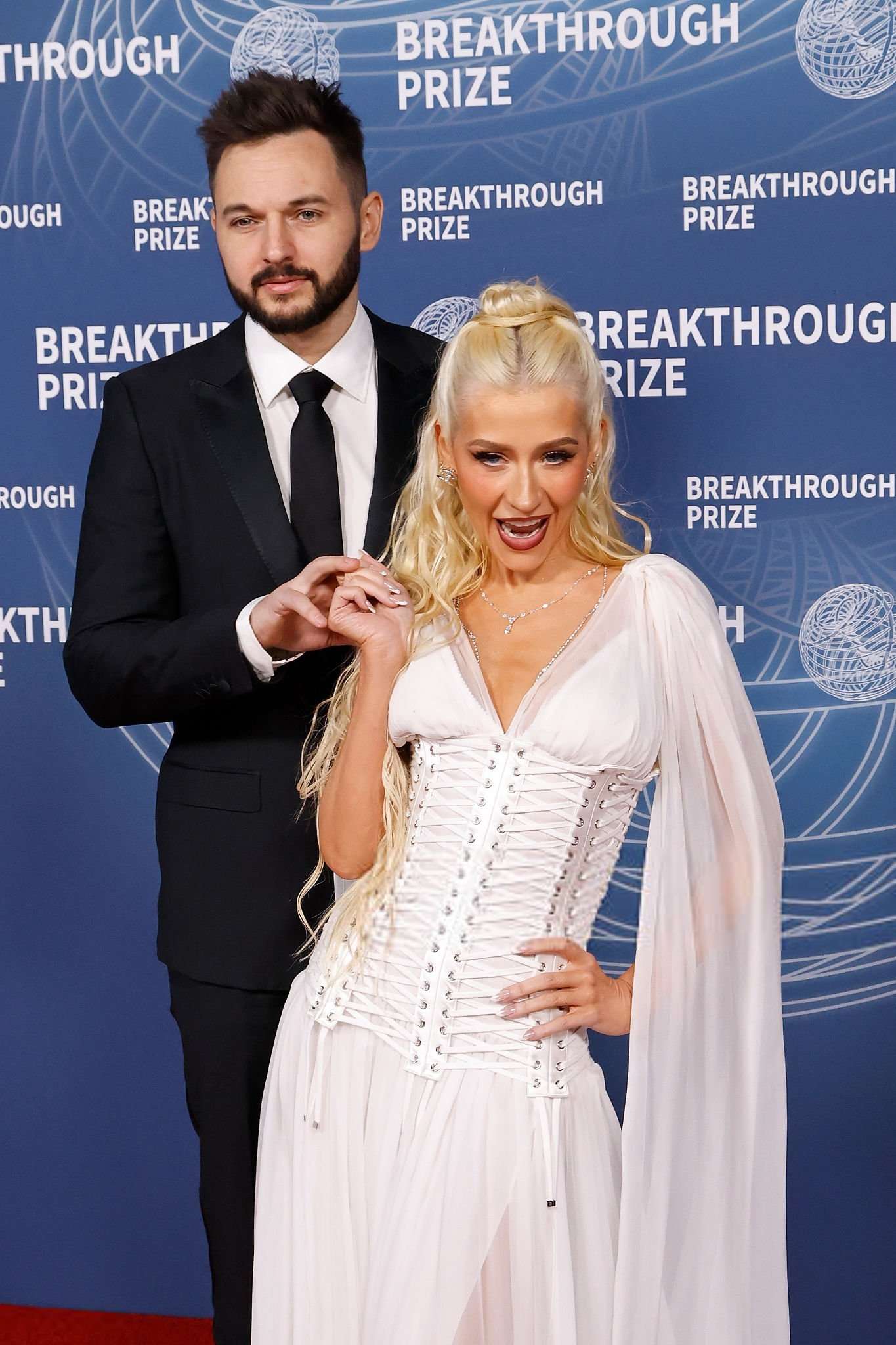 Christina_Aguilera_-_attends_the_11th_Breakthrough_Prize_Ceremony2C_Santa_Monica_CA_-_April_52C_2025_60.jpg