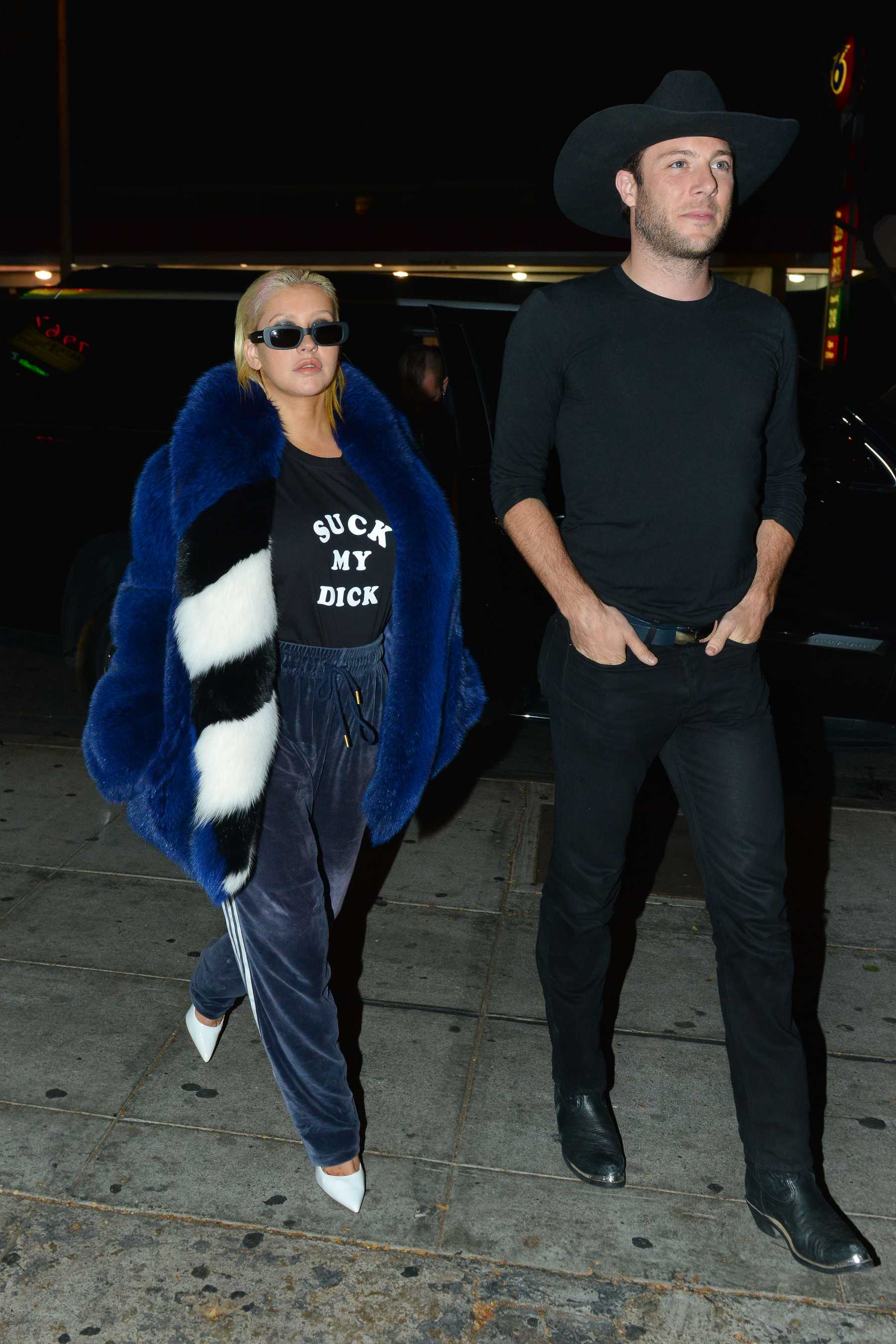Christina_Aguilera_-_out_for_dinner_at_Delilah_restaurant_in_Hollywood_on_November_3-15.jpg