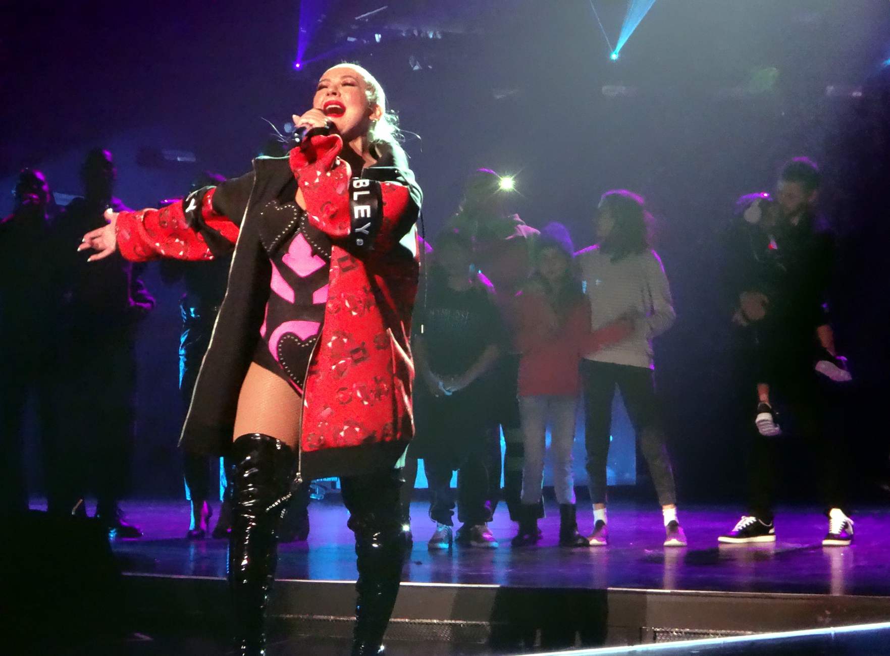 Christina_Aguilera_-_performing_for_a_New_Year_s_Eve_Performance_at_Zappos_Theatre_in_Las_Vegas2C_NV__12312019-05.jpg