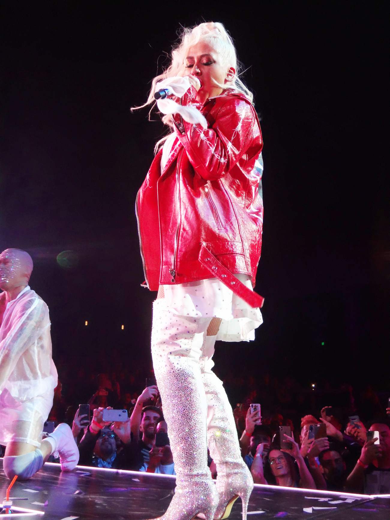 Christina_Aguilera_-_performing_for_a_New_Year_s_Eve_Performance_at_Zappos_Theatre_in_Las_Vegas2C_NV__12312019-11.jpg