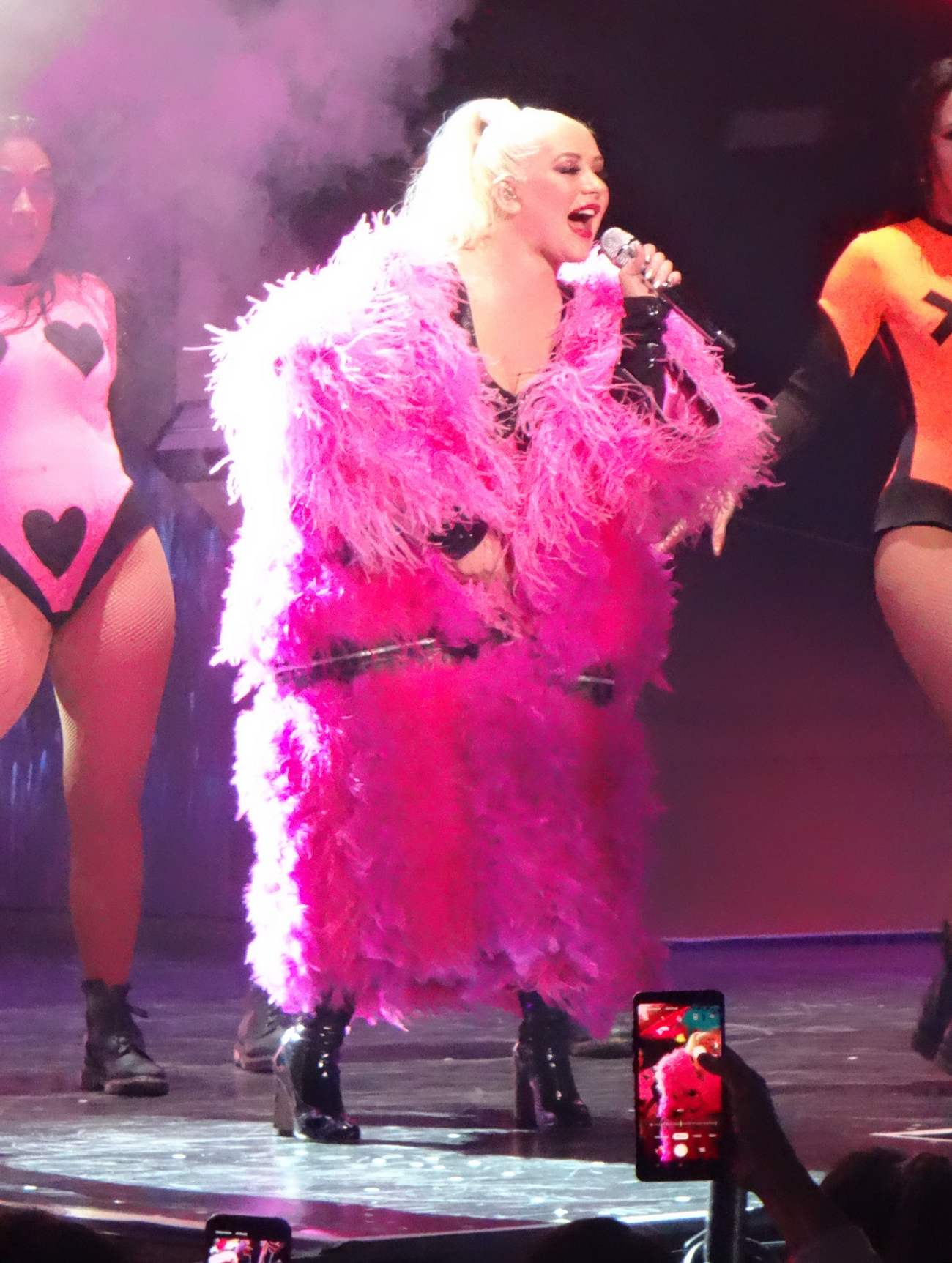 Christina_Aguilera_-_performing_for_a_New_Year_s_Eve_Performance_at_Zappos_Theatre_in_Las_Vegas2C_NV__12312019-49.jpg