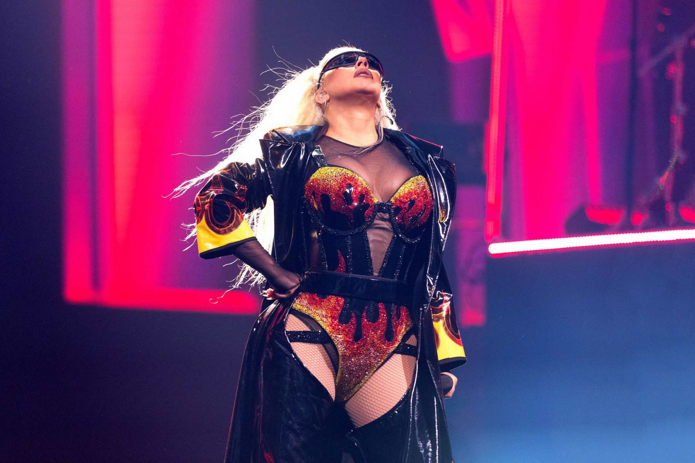 Christina_Aguilera_Performs_At_The_O2_Arena_28129.jpg