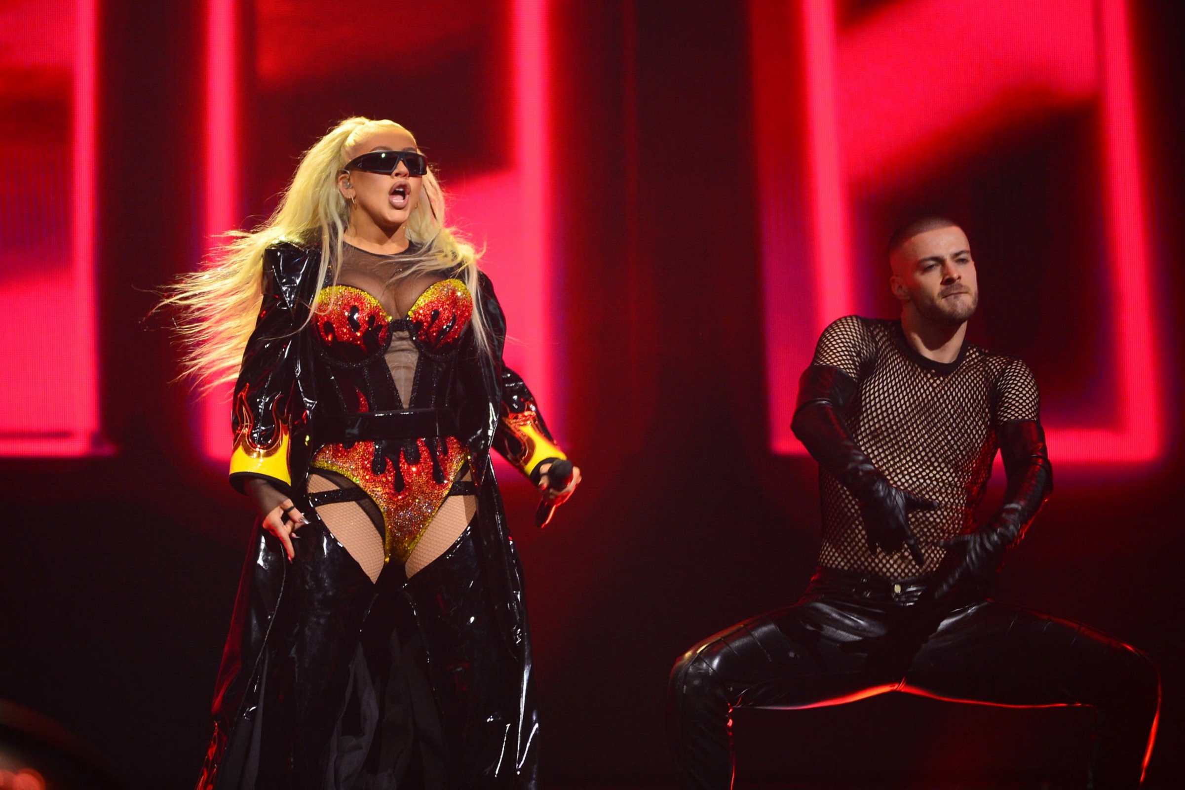 Christina_Aguilera_Performs_At_The_O2_Arena_283429.jpg