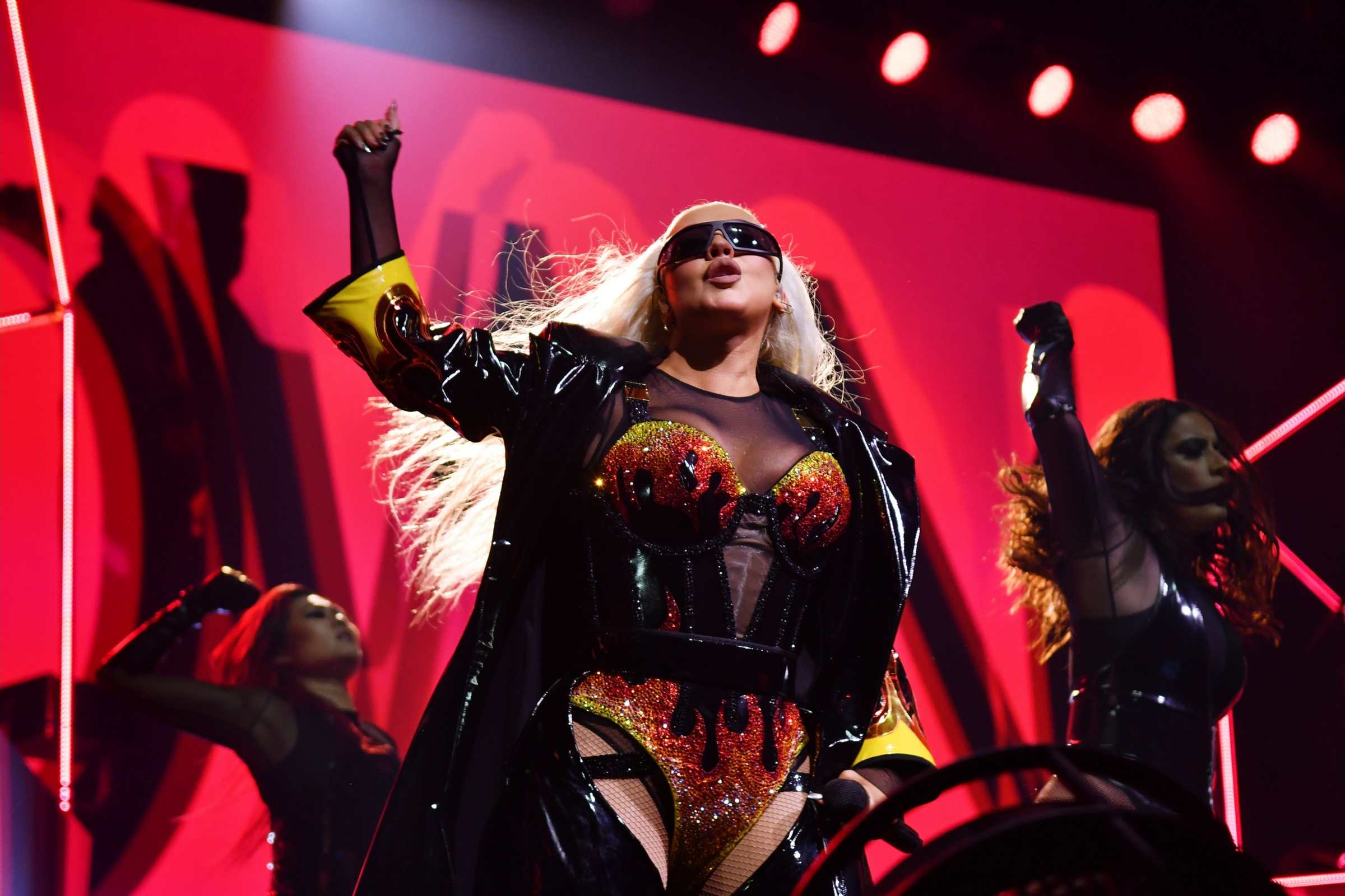 Christina_Aguilera_Performs_At_The_O2_Arena_284129.jpg