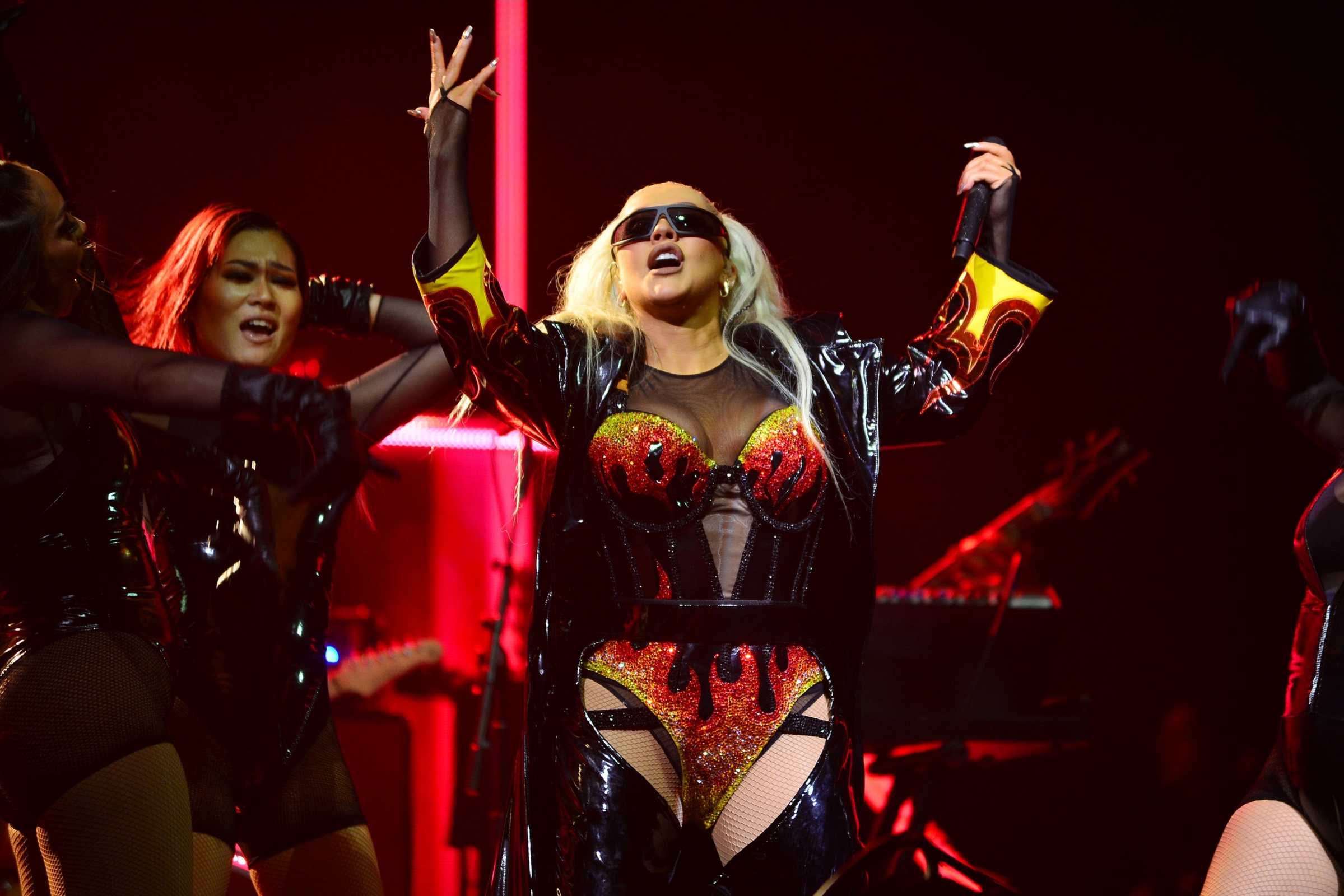 Christina_Aguilera_Performs_At_The_O2_Arena_285429.jpg