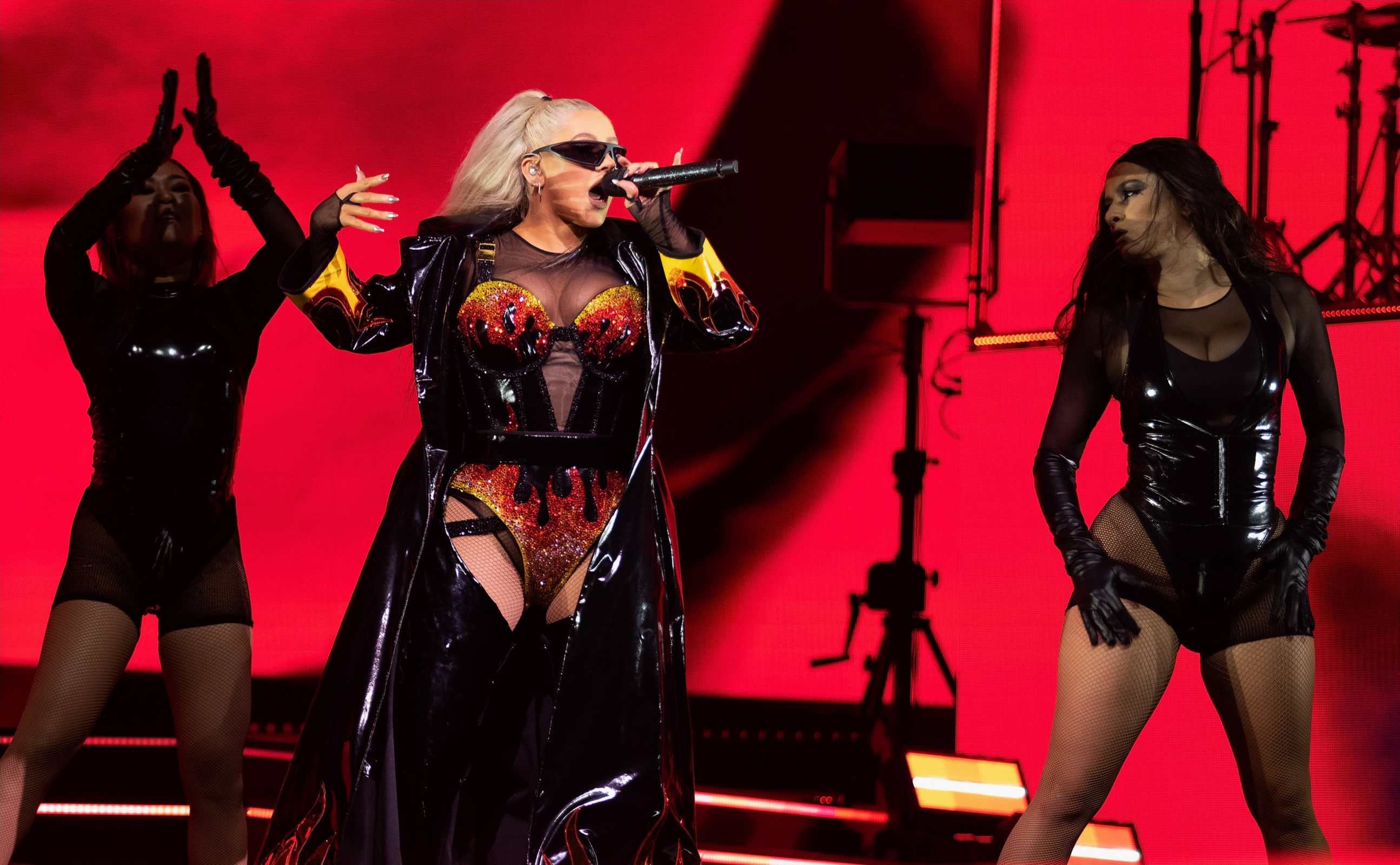 Christina_Aguilera_Performs_At_The_O2_Arena_286829.jpg