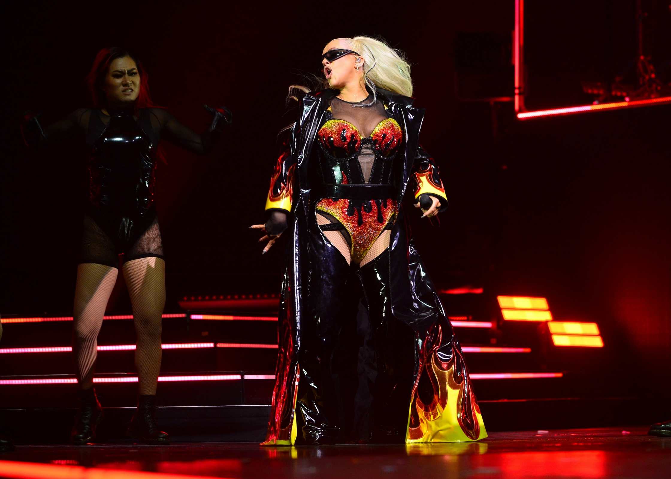 Christina_Aguilera_Performs_At_The_O2_Arena_287629.jpg