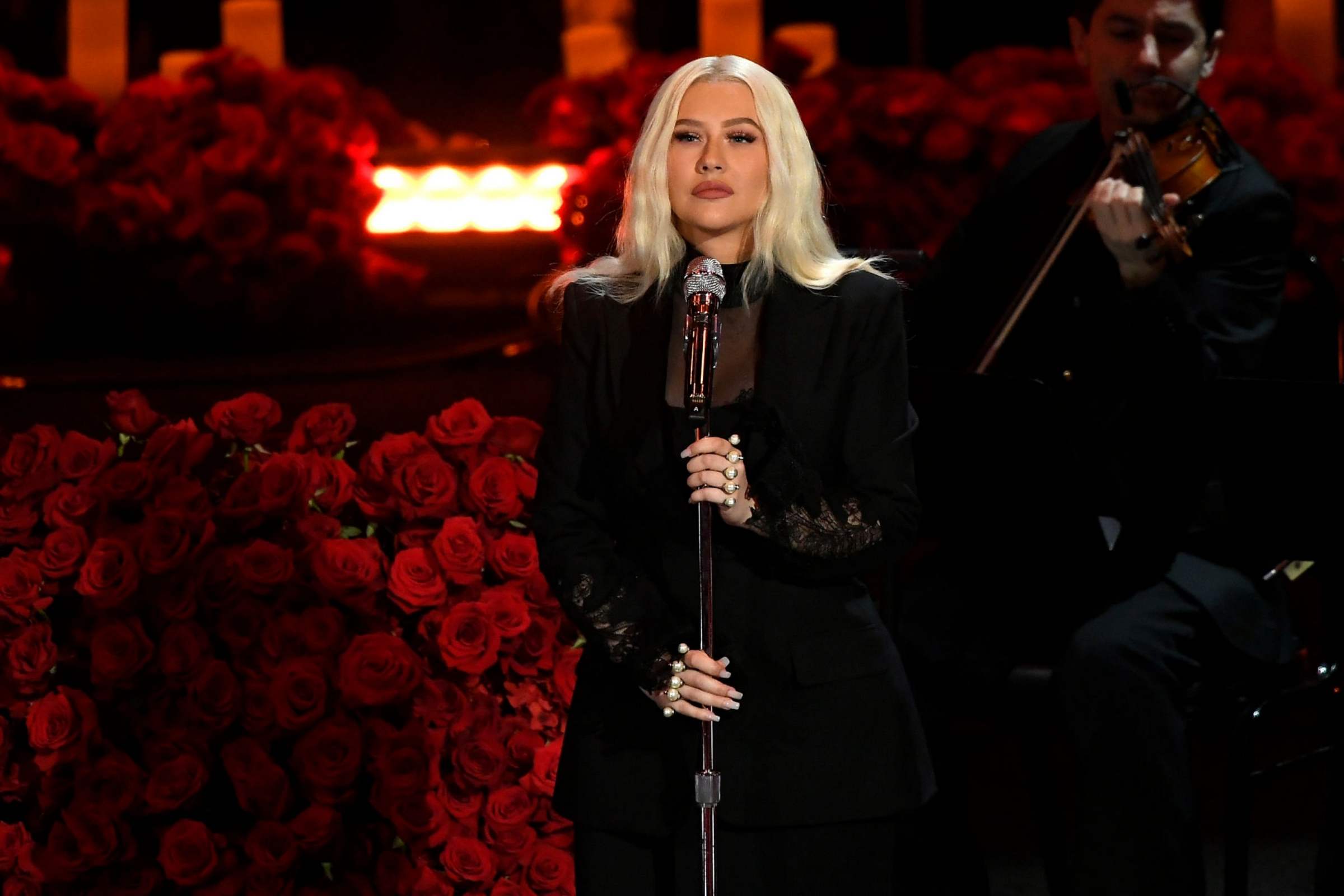 Christina_Aguilera_Performs_at_A_Celebration_of_Life_for_Kobe_and_Gianna_Bryant_-_February_24-12.jpg