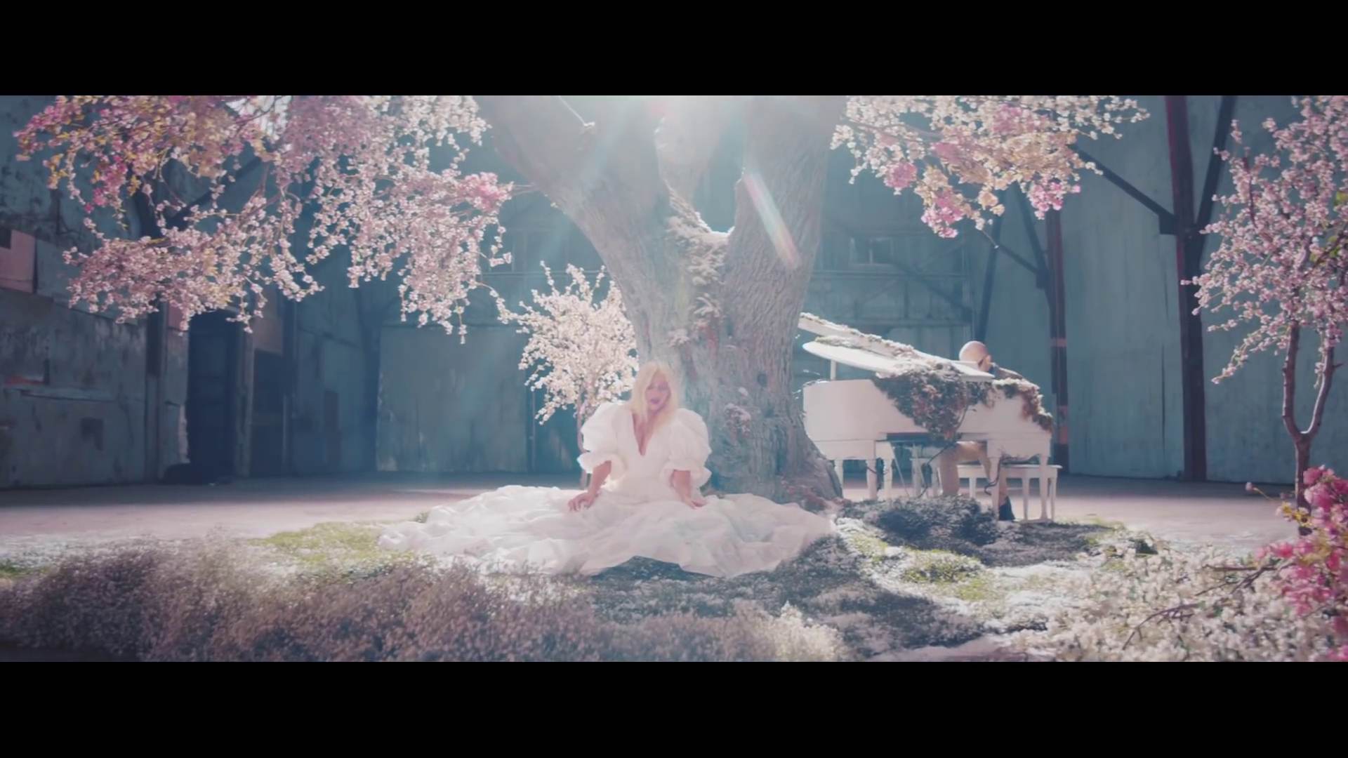 Fall_On_Me_MV-05.jpg