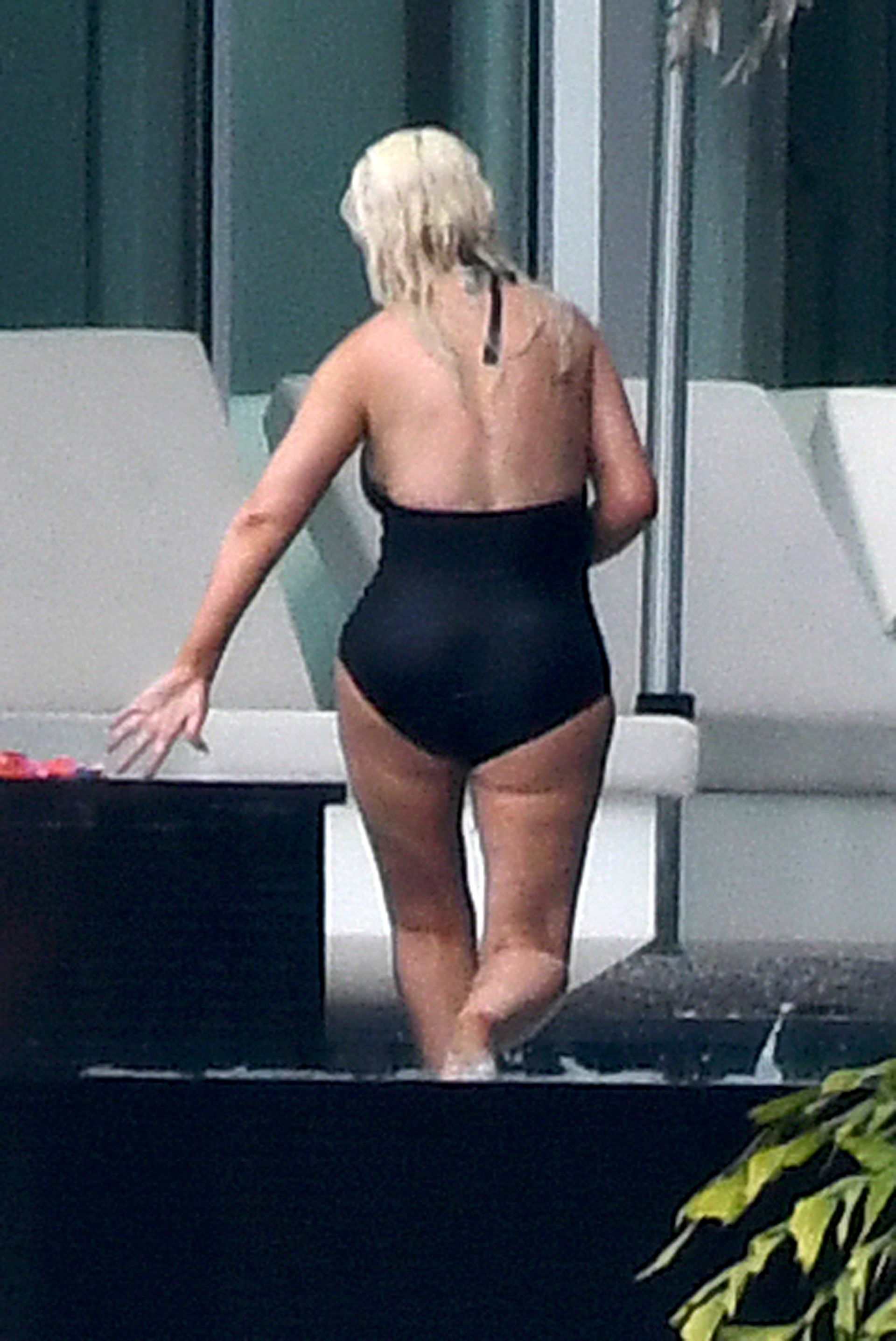 In_Miami_-_February_12_03~0.jpg