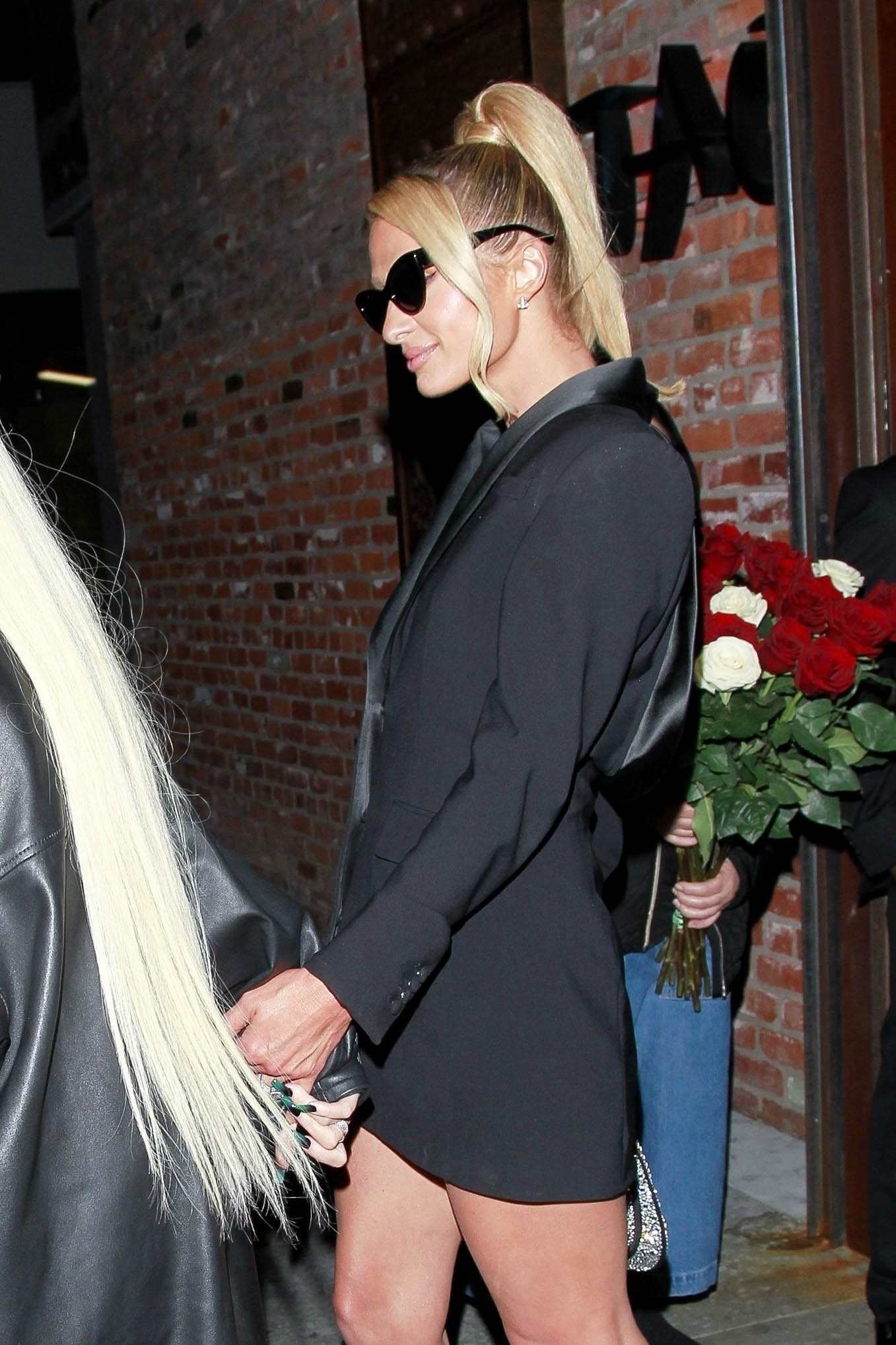 Leaving_TAO_Asian_Bistro_with_Paris_Hilton_in_Hollywood_-_April_10_281129.jpg