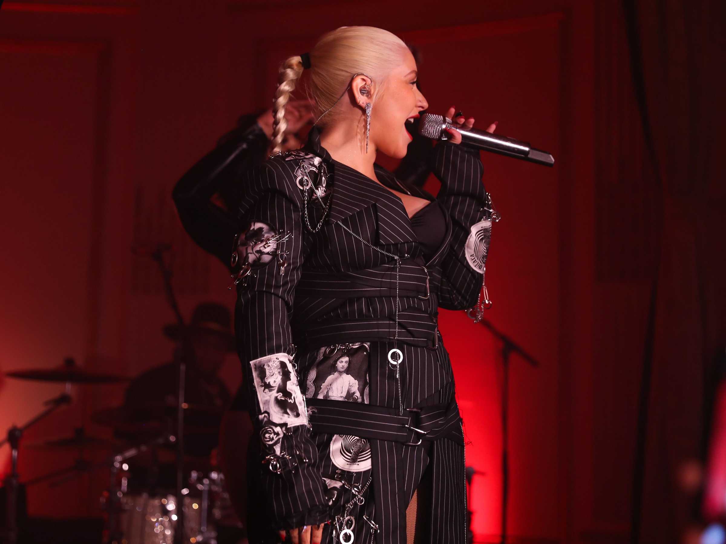 Performing_Harper_s_BAZAAR_Celebrates__ICONS_By_Carine_Roitfeld__-_September_7-03.jpg