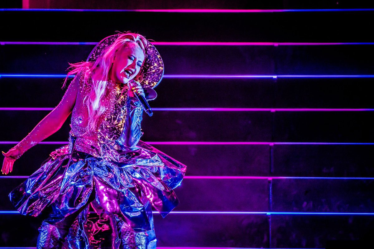Performing_Ziggo_Dome_in_Amsterdam2C_Netherlands-10.jpg